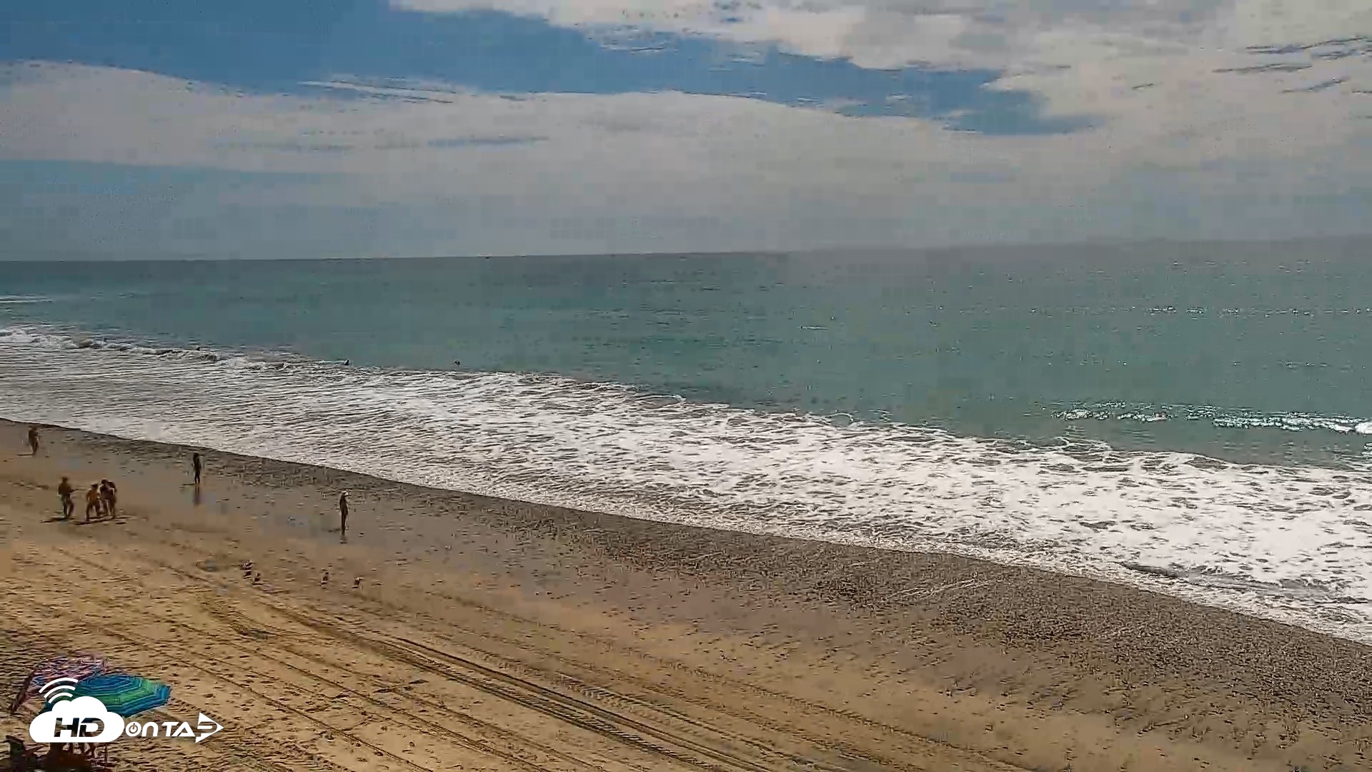 Snapshot of Carlsbad Beach Surf Live Webcam taken Sep 10, 2026, 2:04pm PDT