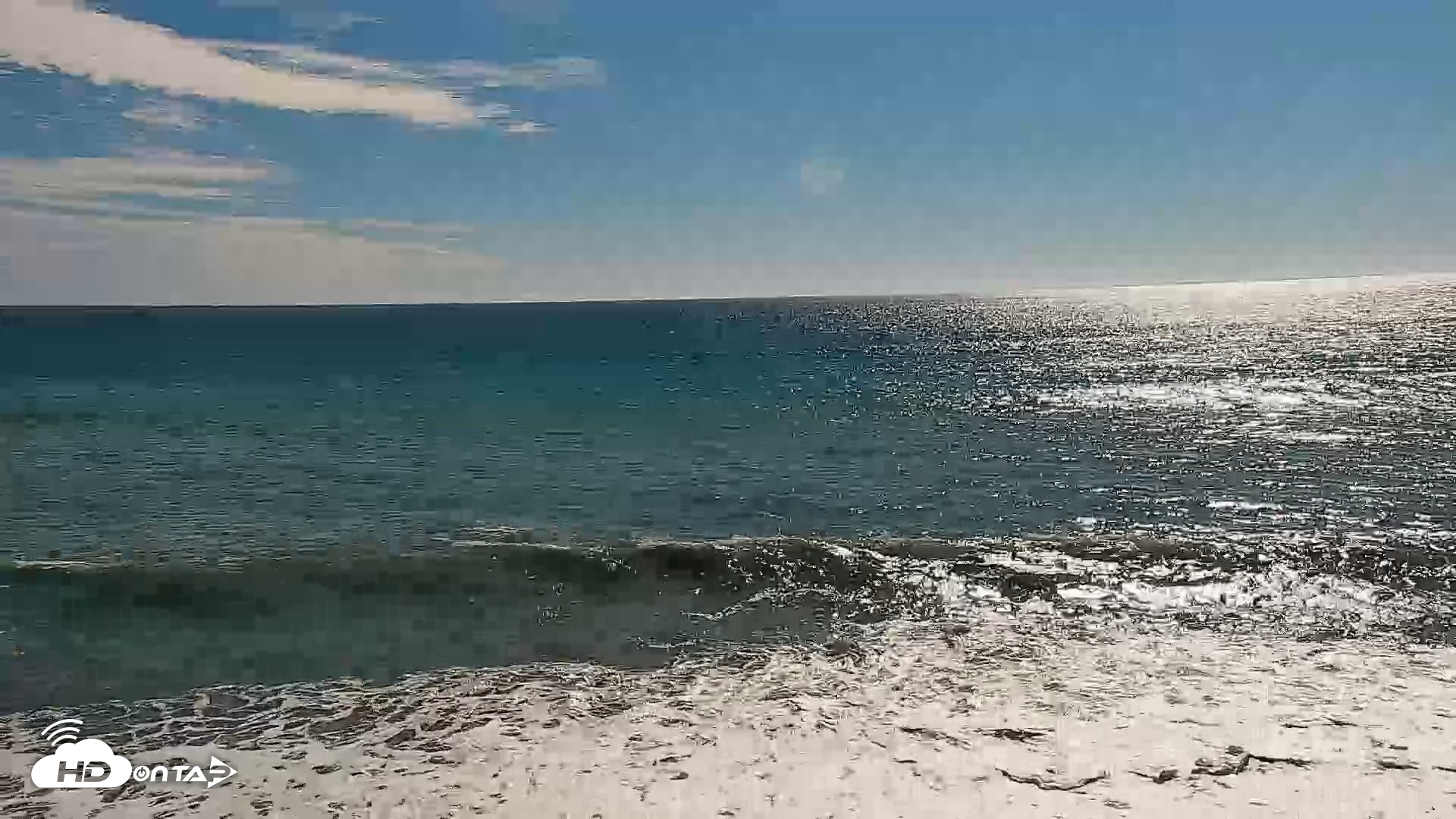 Snapshot of Carlsbad Beach Surf Live Webcam taken Sep 5, 2026, 4:00pm PDT