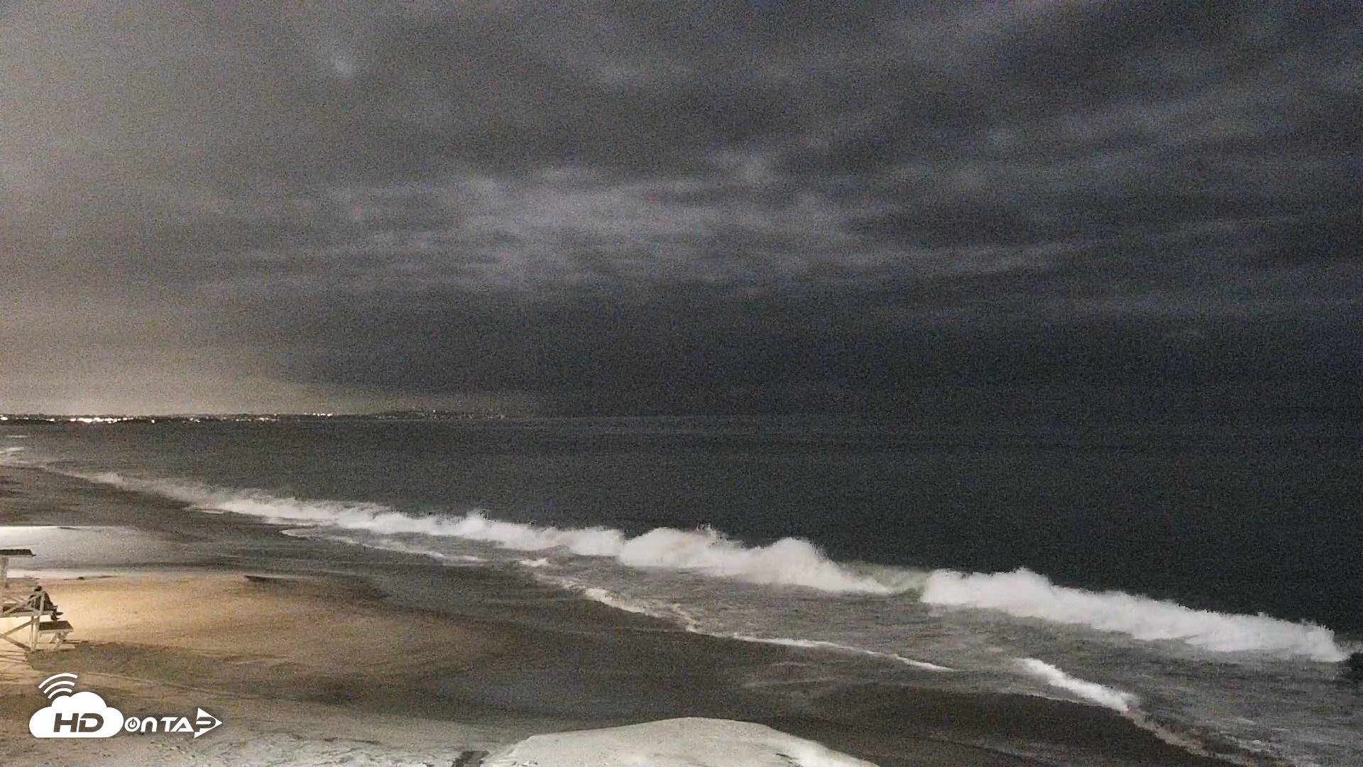 Snapshot of Carlsbad Beach Surf Live Webcam taken Jul 1, 2026, 12:51am PDT