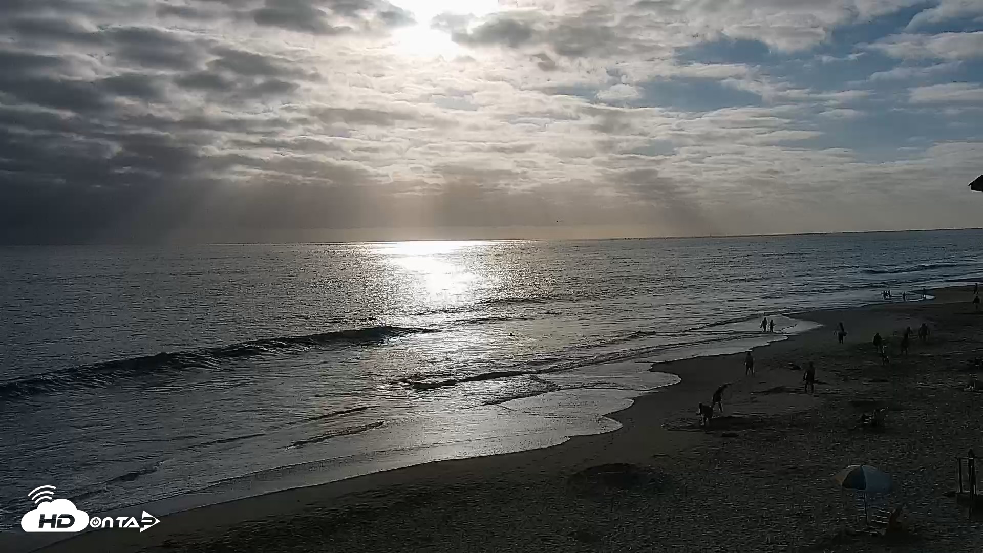 Snapshot of Carlsbad Beach Surf Live Webcam taken Jun 28, 2026, 6:43pm PDT