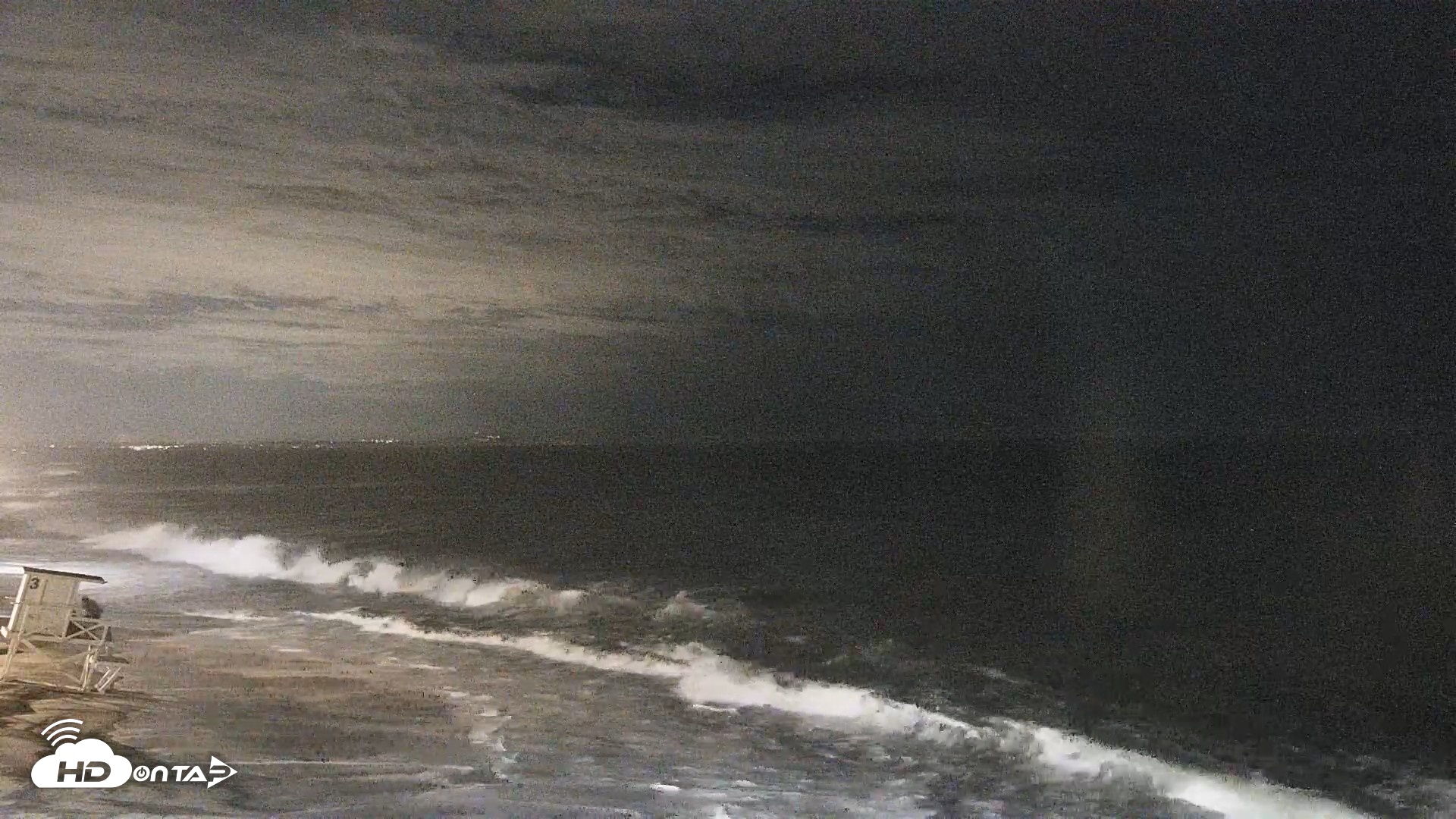 Snapshot of Carlsbad Beach Surf Live Webcam taken Sep 7, 2026, 8:08pm PDT