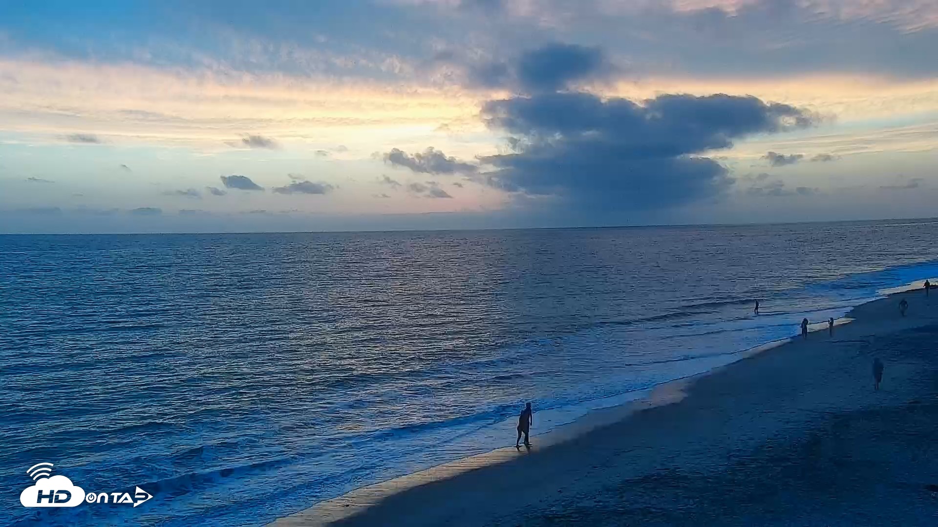Snapshot of Carlsbad Beach Surf Live Webcam taken Aug 10, 2026, 7:47pm PDT