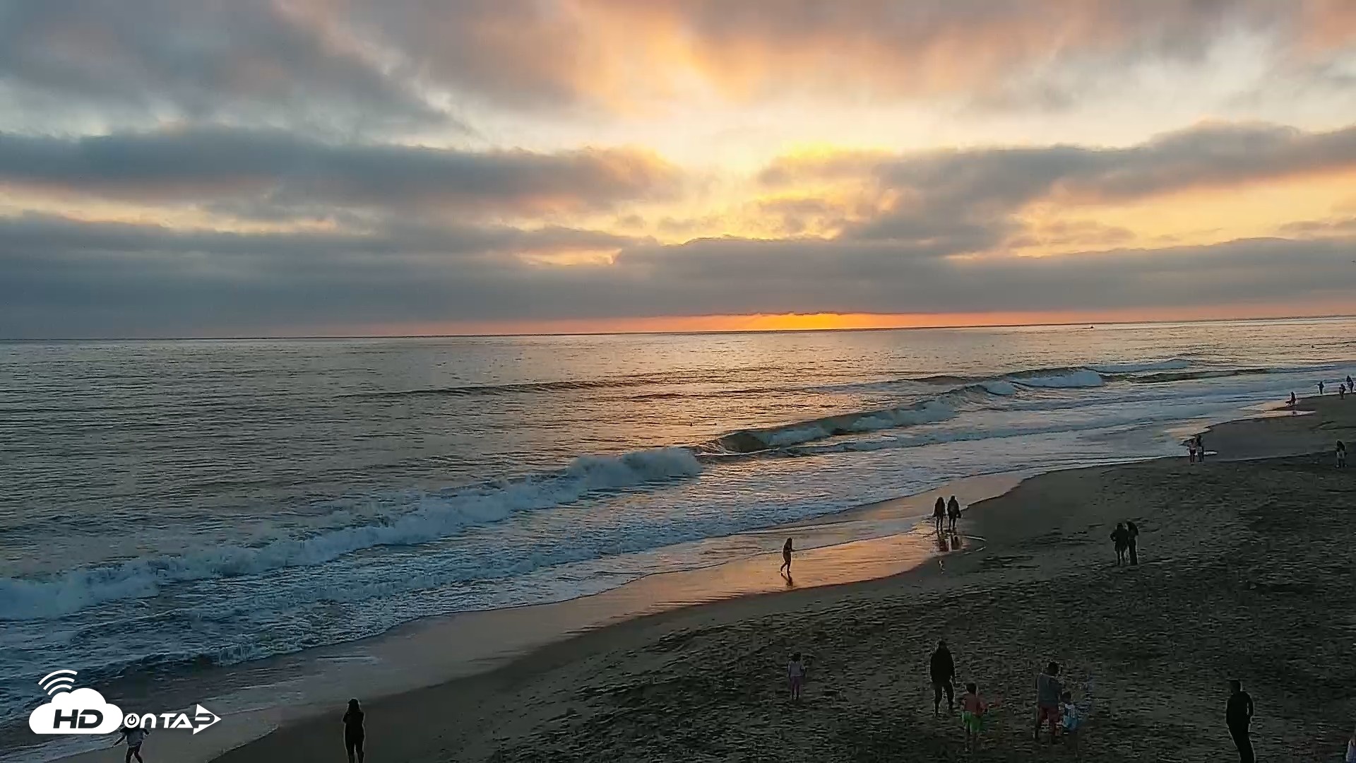 Snapshot of Carlsbad Beach Surf Live Webcam taken Jul 8, 2026, 7:52pm PDT