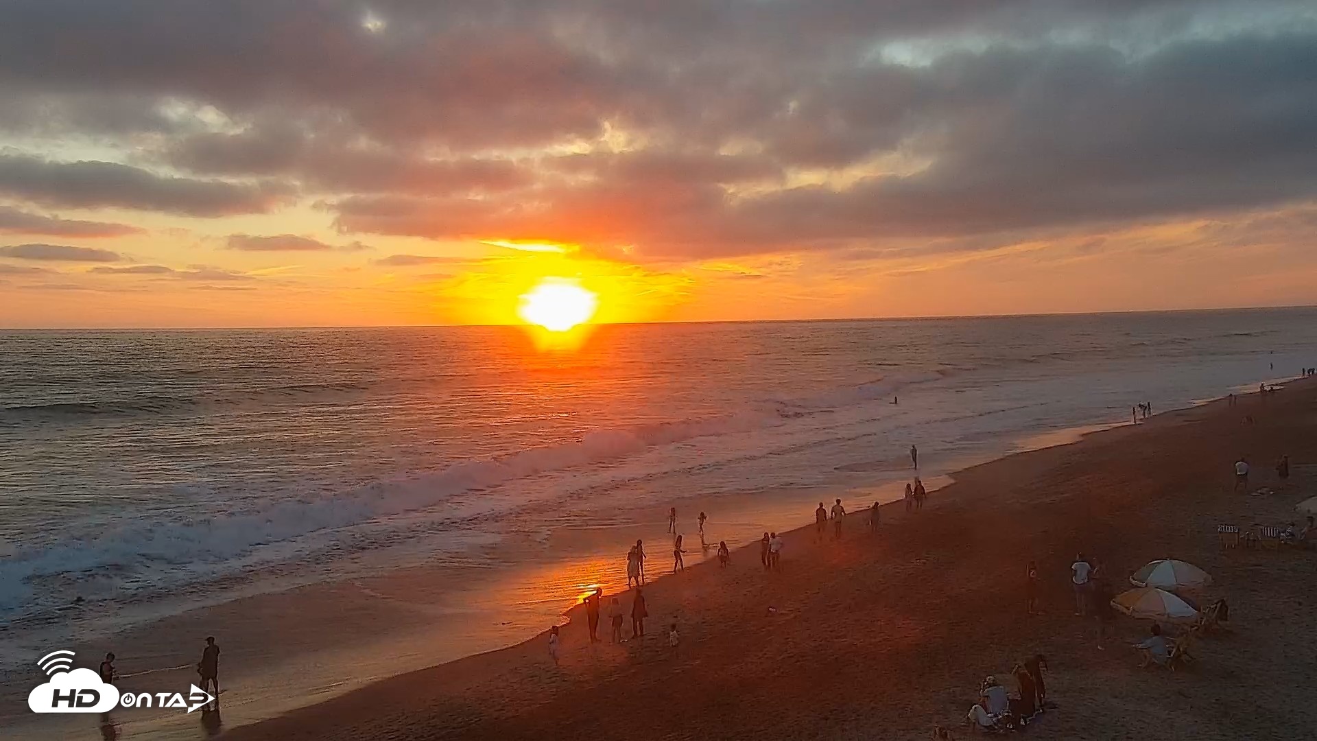 Snapshot of Carlsbad Beach Surf Live Webcam taken Aug 16, 2026, 7:31pm PDT