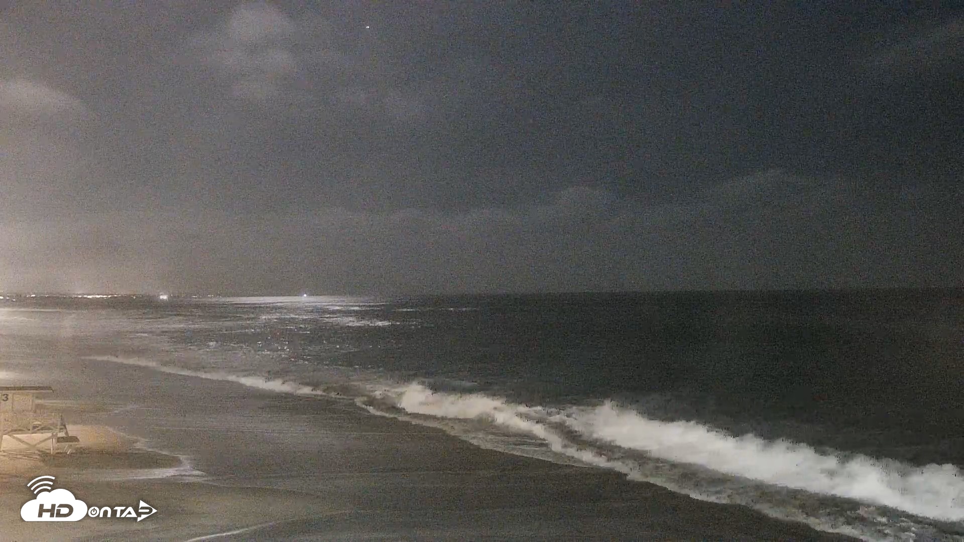 Snapshot of Carlsbad Beach Surf Live Webcam taken Jul 25, 2026, 8:58pm PDT