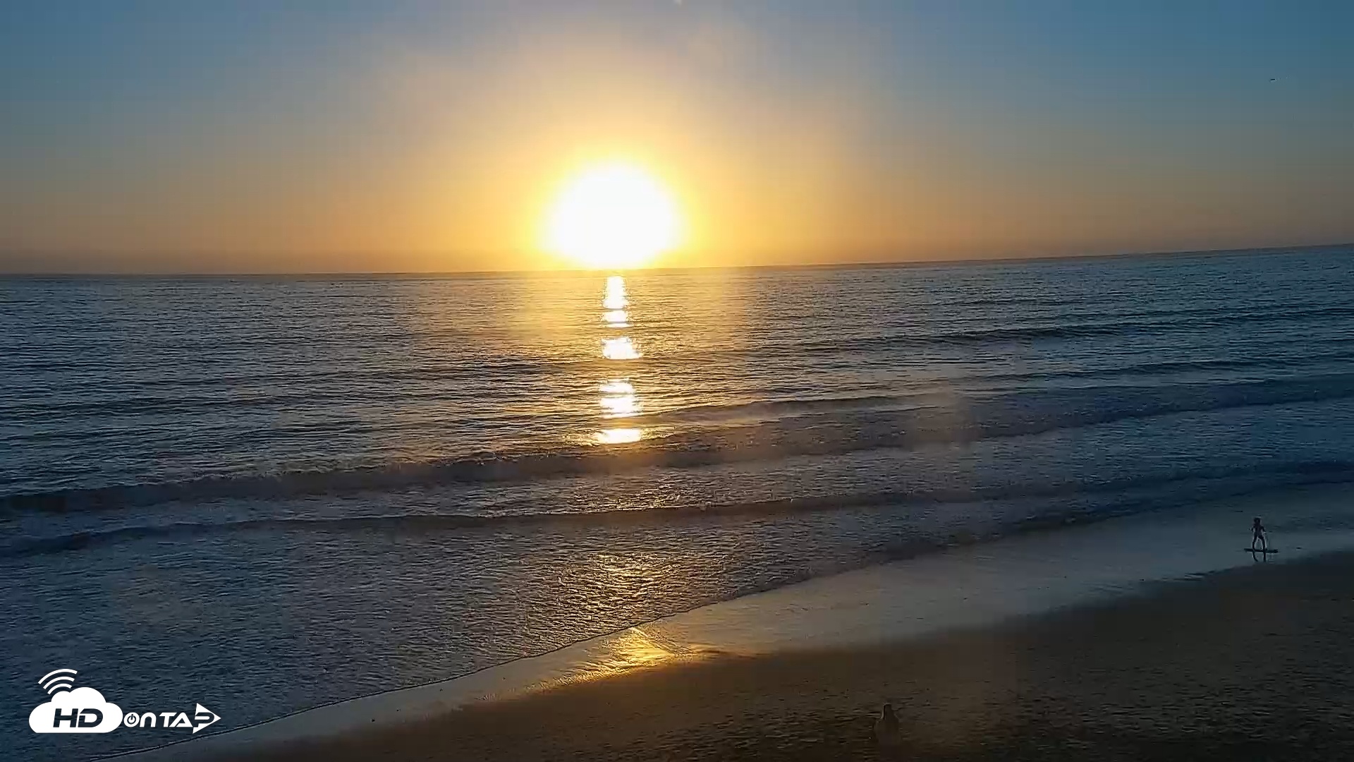 Snapshot of Carlsbad Beach Surf Live Webcam taken Oct 12, 2025, 6:09pm PDT