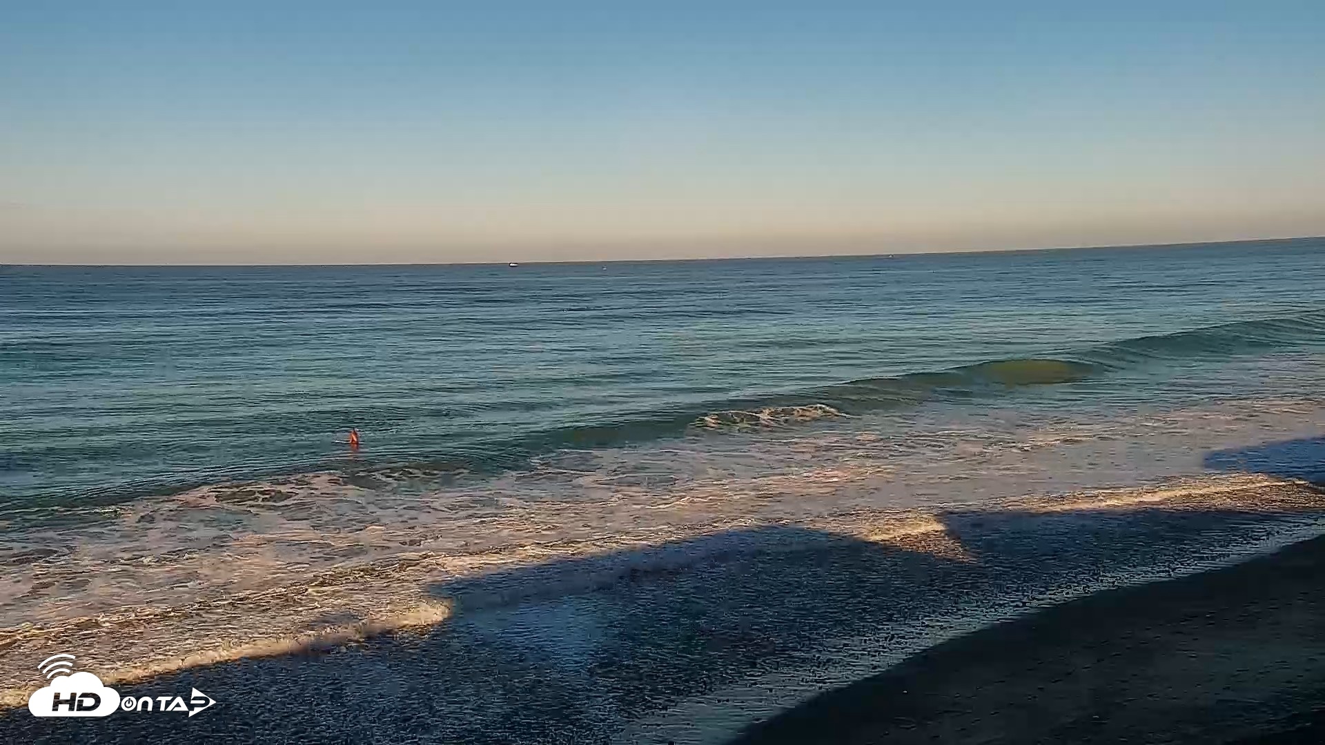 Snapshot of Carlsbad Beach Surf Live Webcam taken Sep 5, 2026, 7:49am PDT