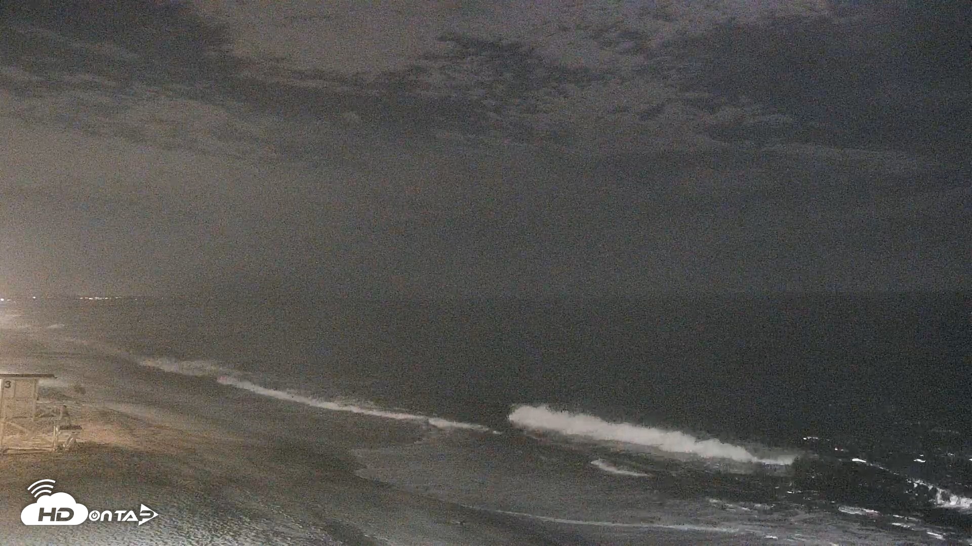 Snapshot of Carlsbad Beach Surf Live Webcam taken Aug 23, 2026, 10:45pm PDT