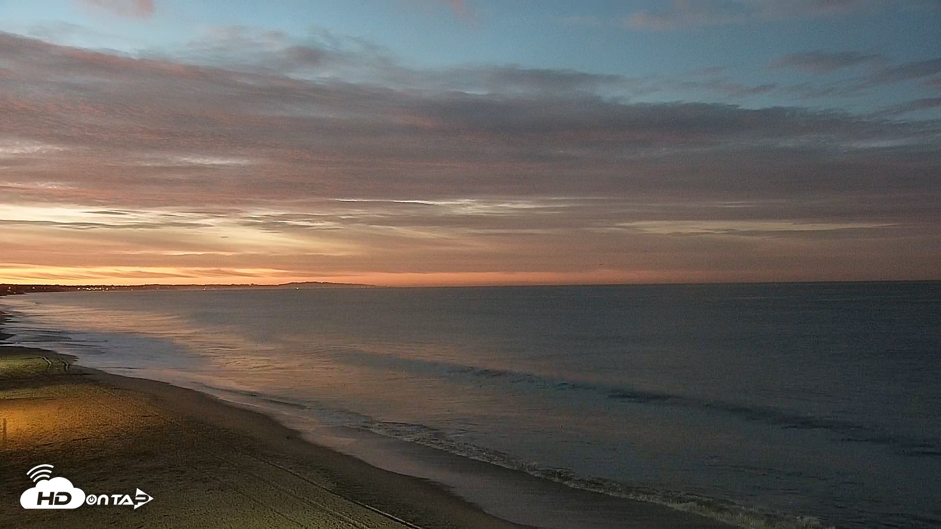 Snapshot of Carlsbad Beach Surf Live Webcam taken Dec 4, 2025, 6:08am PST