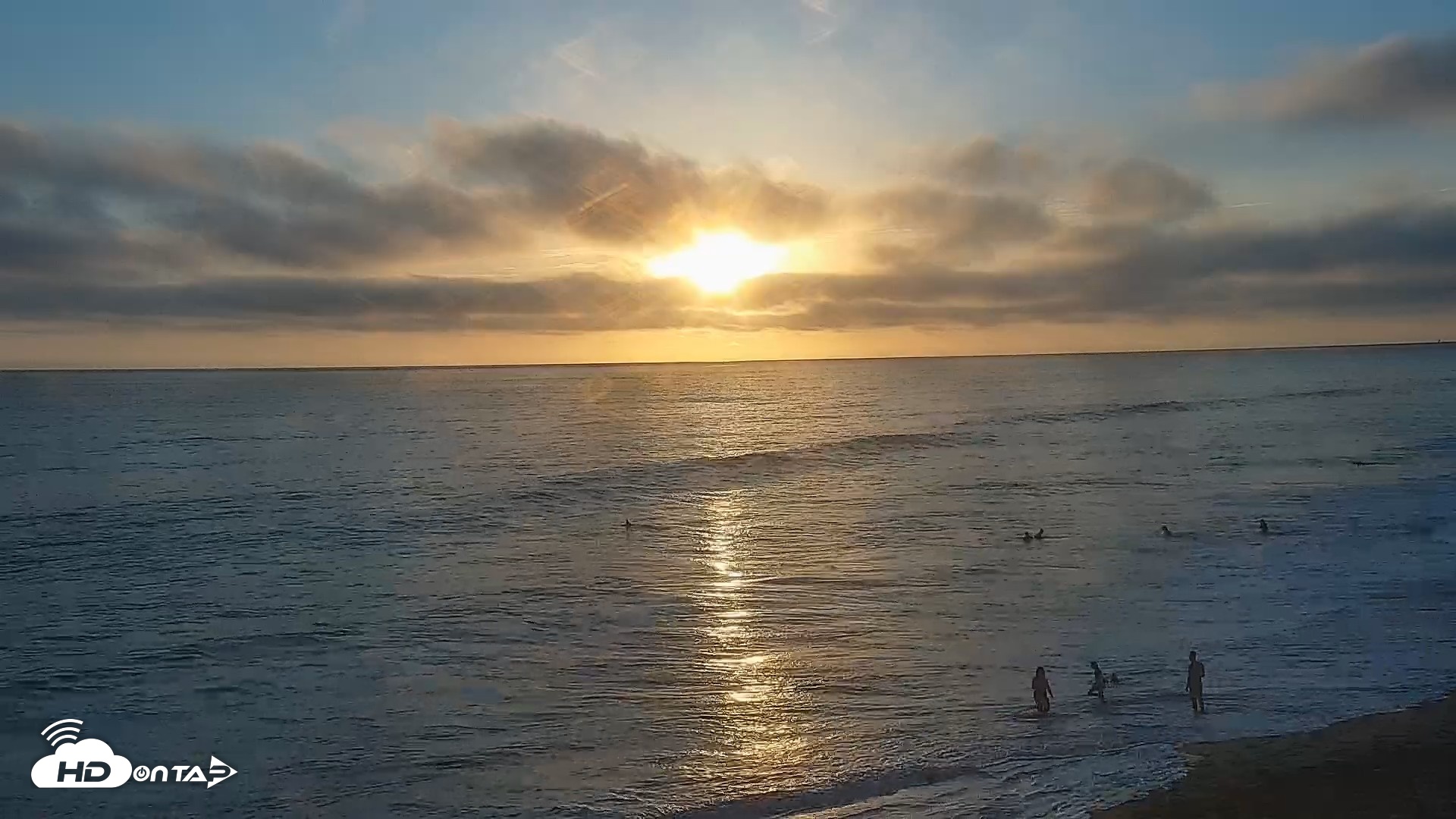 Snapshot of Carlsbad Beach Surf Live Webcam taken Aug 28, 2026, 6:59pm PDT