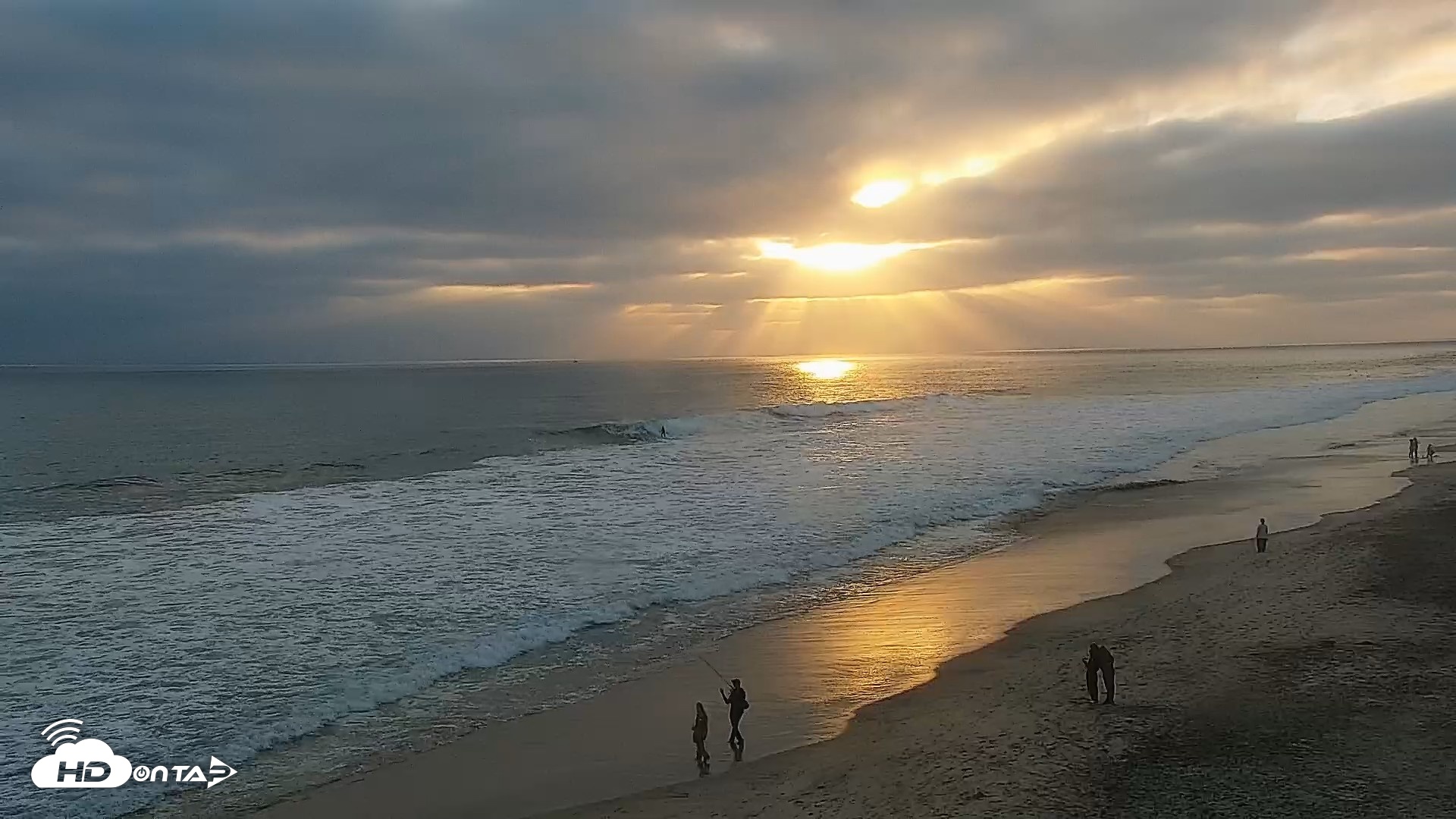 Snapshot of Carlsbad Beach Surf Live Webcam taken Jun 5, 2026, 7:59pm PDT