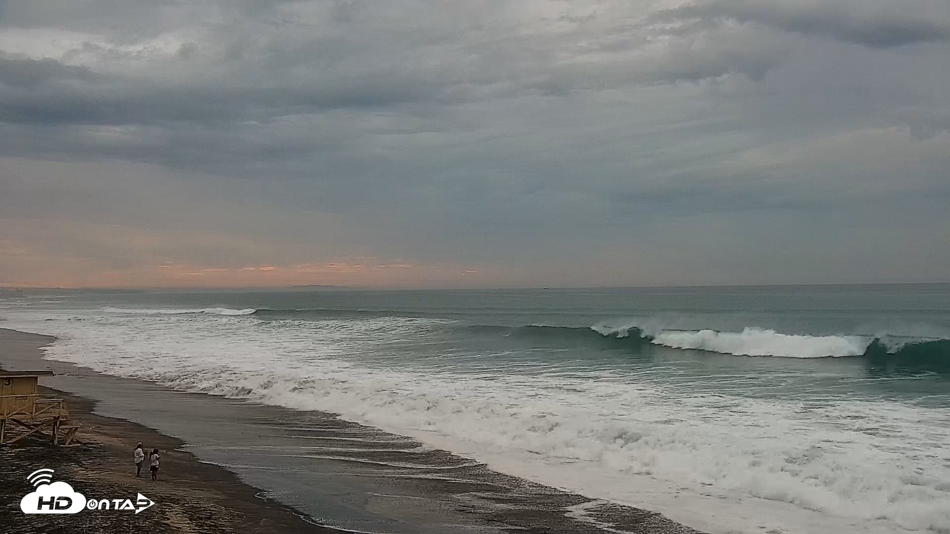 Snapshot of Carlsbad Beach Surf Live Webcam taken Sep 6, 2026, 6:35am PDT