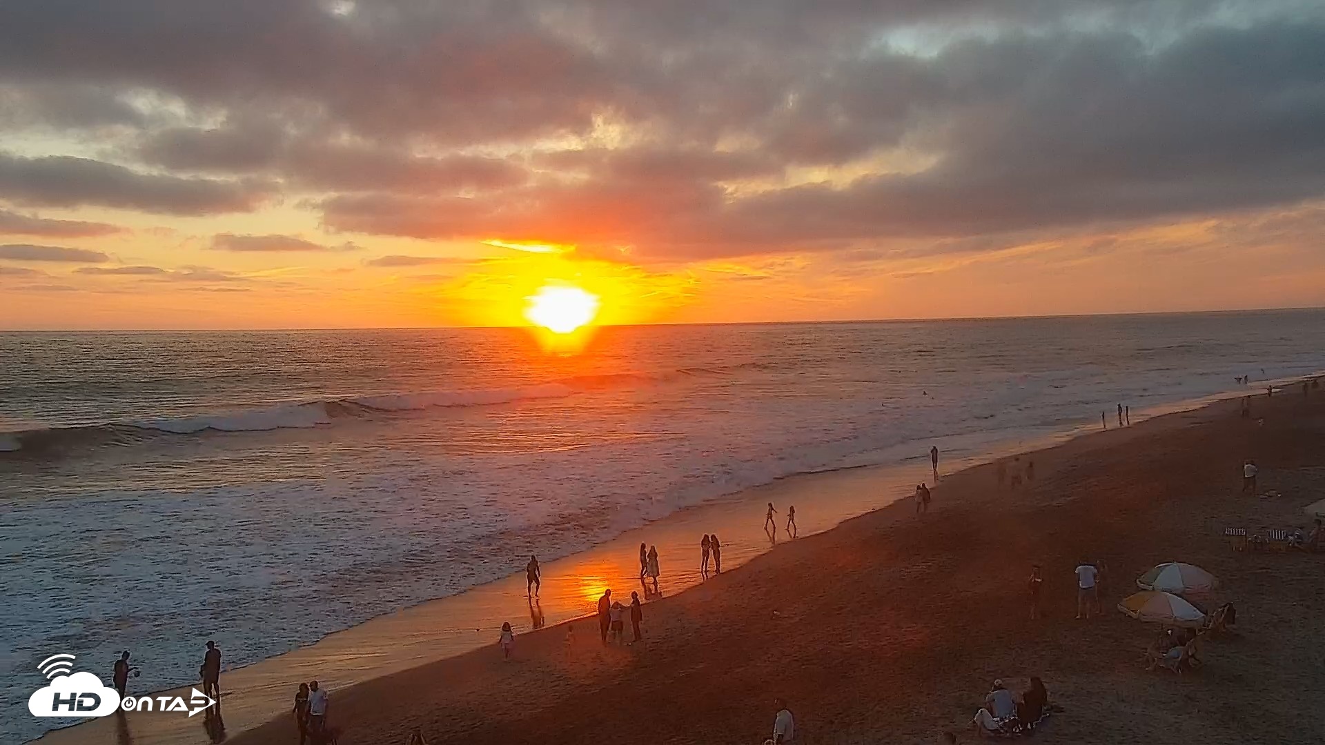 Snapshot of Carlsbad Beach Surf Live Webcam taken Aug 16, 2026, 7:31pm PDT