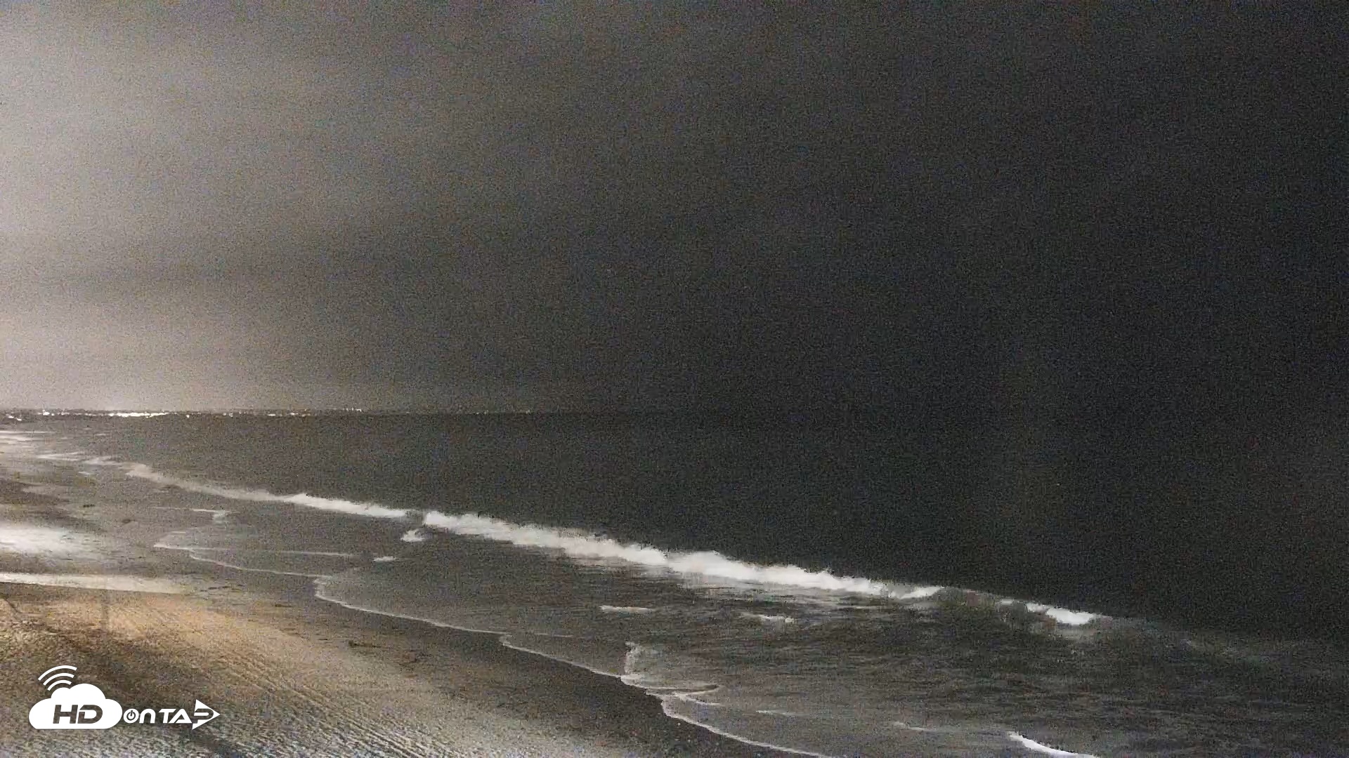 Snapshot of Carlsbad Beach Surf Live Webcam taken Sep 15, 2026, 9:16pm PDT