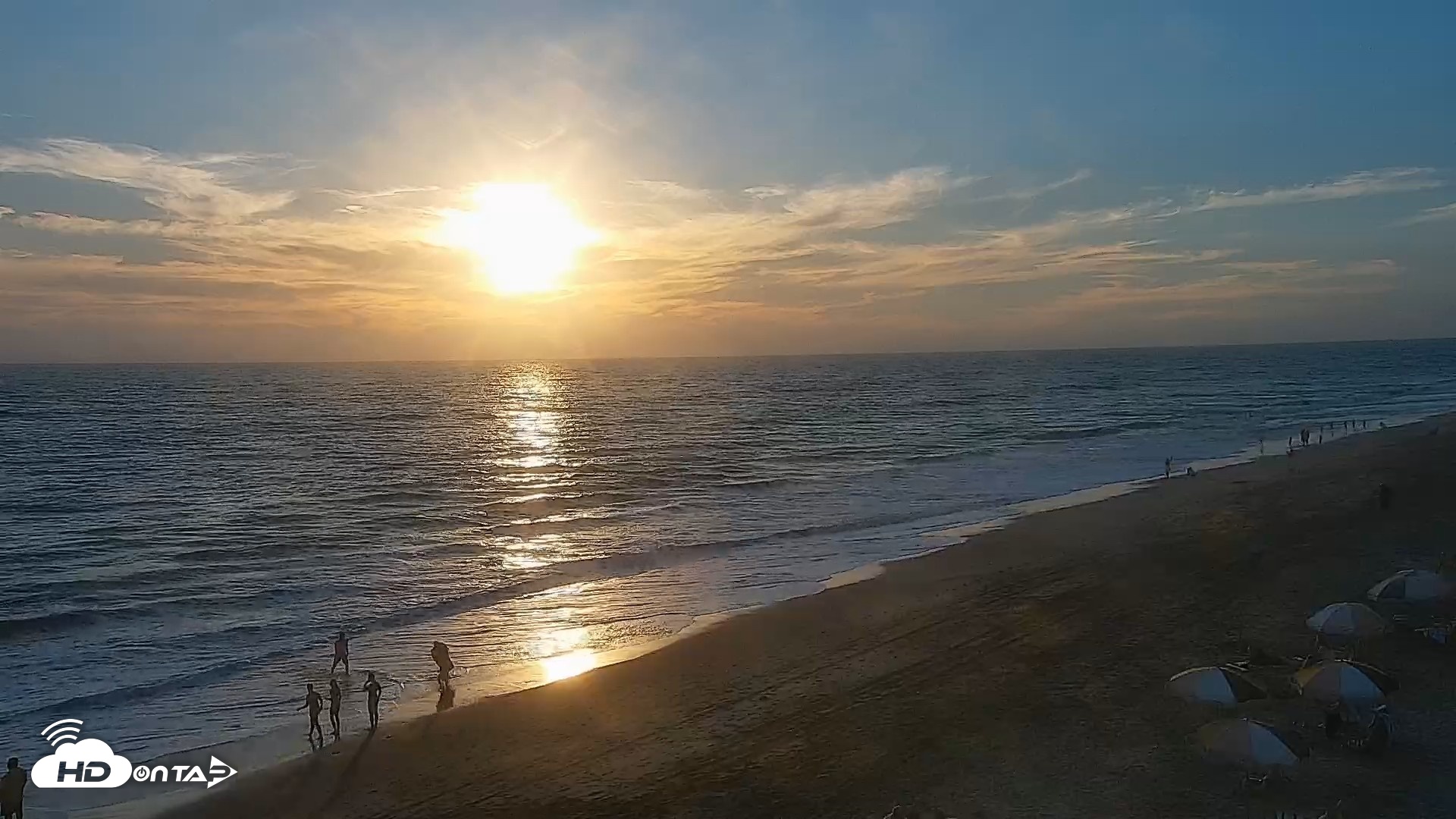 Snapshot of Carlsbad Beach Surf Live Webcam taken Aug 17, 2026, 7:10pm PDT