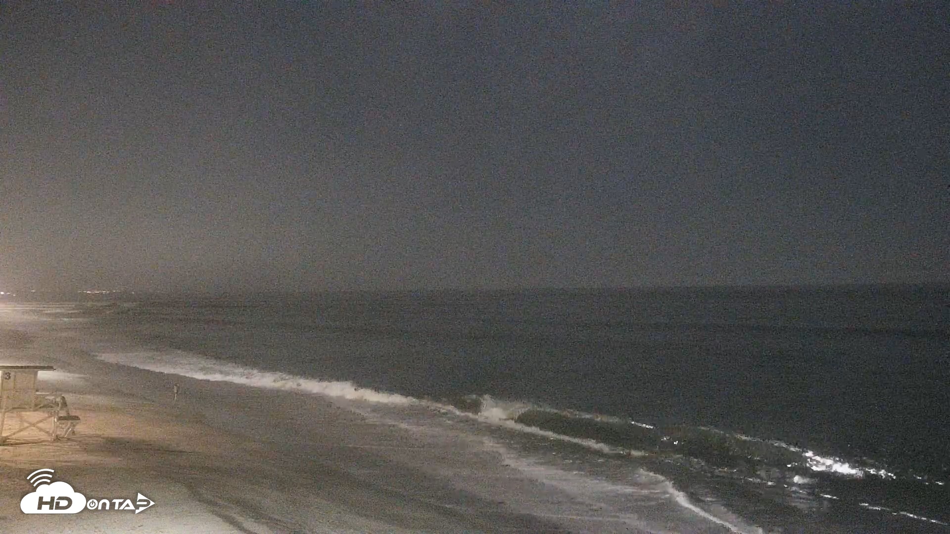 Snapshot of Carlsbad Beach Surf Live Webcam taken Aug 25, 2026, 11:42pm PDT