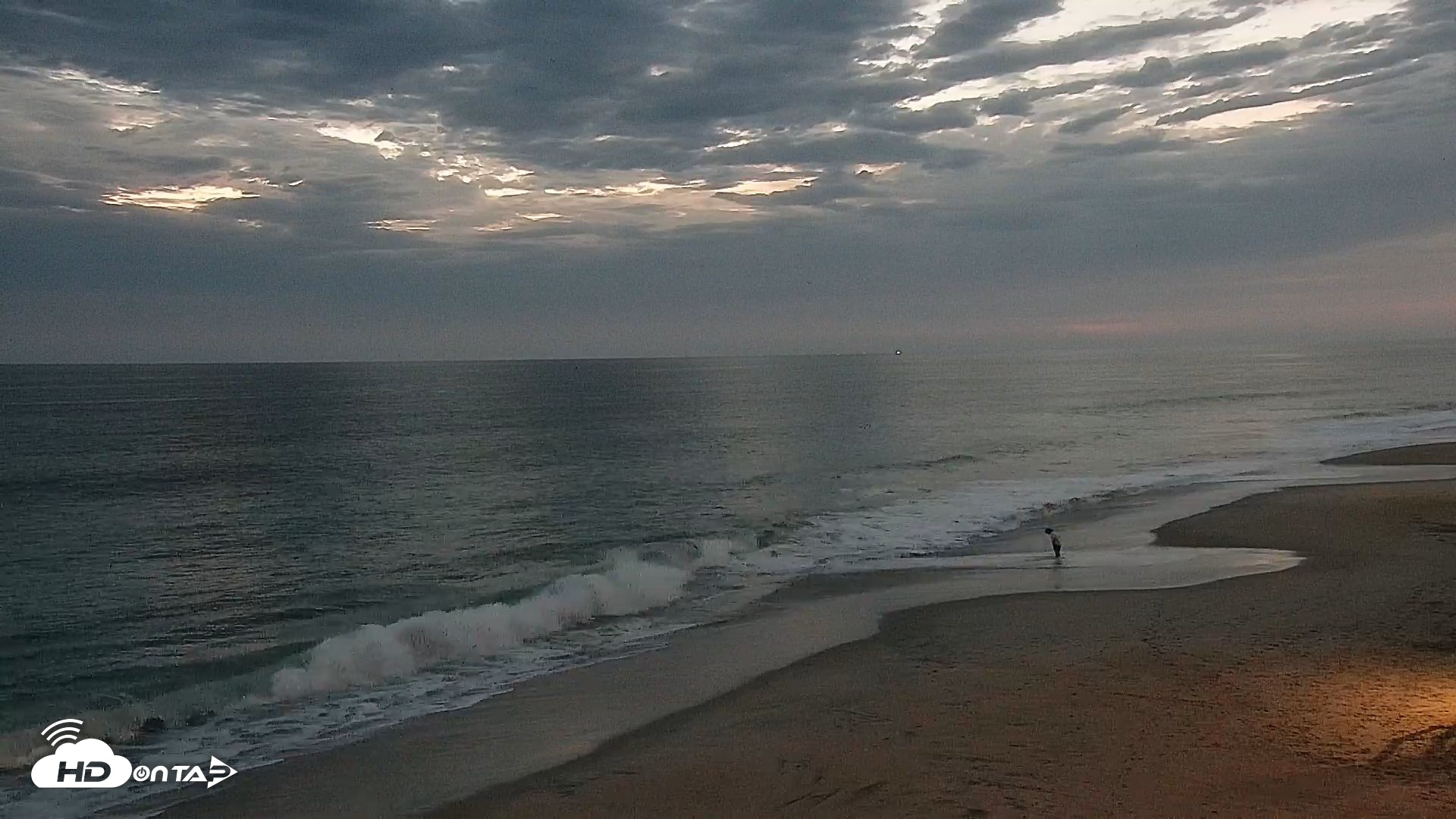 Snapshot of Carlsbad Beach Surf Live Webcam taken Jul 11, 2026, 8:33pm PDT
