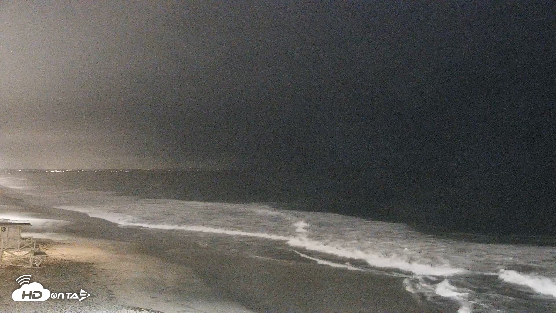 Snapshot of Carlsbad Beach Surf Live Webcam taken Jun 8, 2026, 4:51am PDT