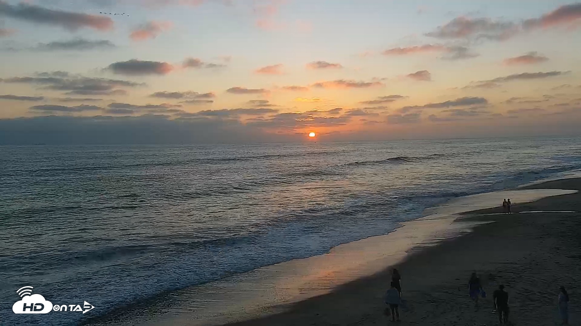 Snapshot of Carlsbad Beach Surf Live Webcam taken Jul 28, 2026, 7:48pm PDT