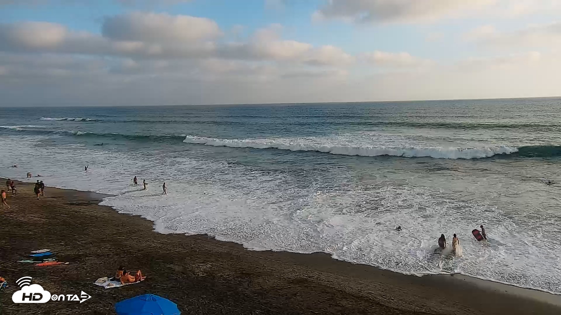 Snapshot of Carlsbad Beach Surf Live Webcam taken Aug 30, 2026, 6:29pm PDT