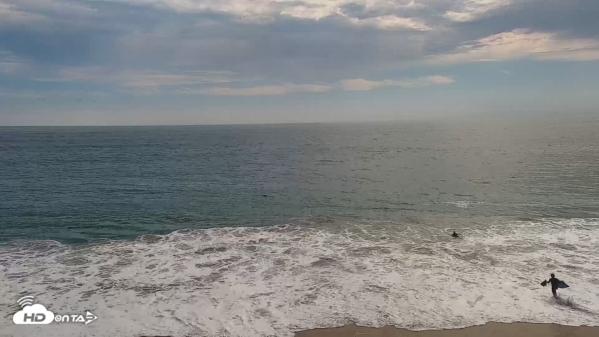 Snapshot of Carlsbad Beach Surf Live Webcam taken Jul 20, 2026, 4:33pm PDT