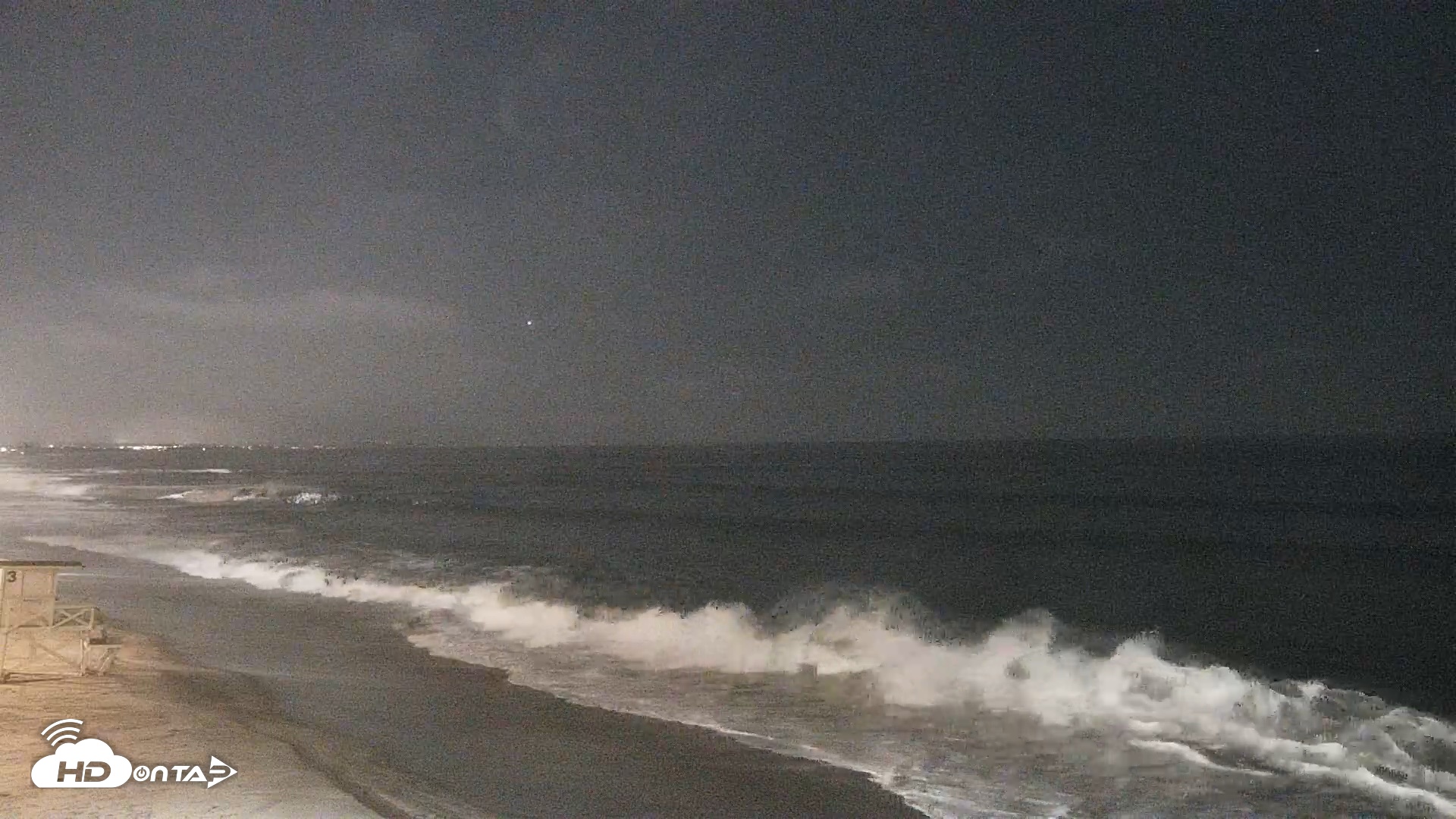 Snapshot of Carlsbad Beach Surf Live Webcam taken Aug 25, 2026, 9:23pm PDT