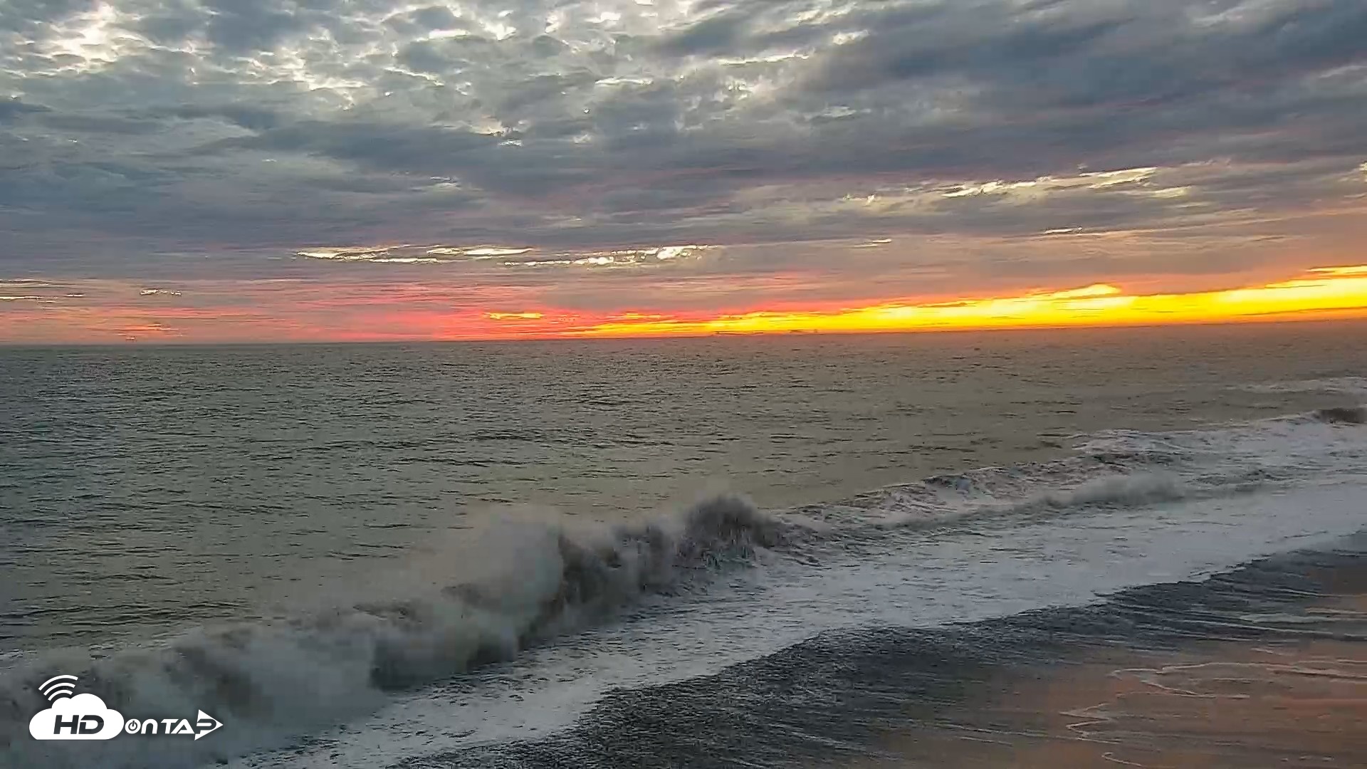 Snapshot of Carlsbad Beach Surf Live Webcam taken Sep 7, 2026, 7:22pm PDT