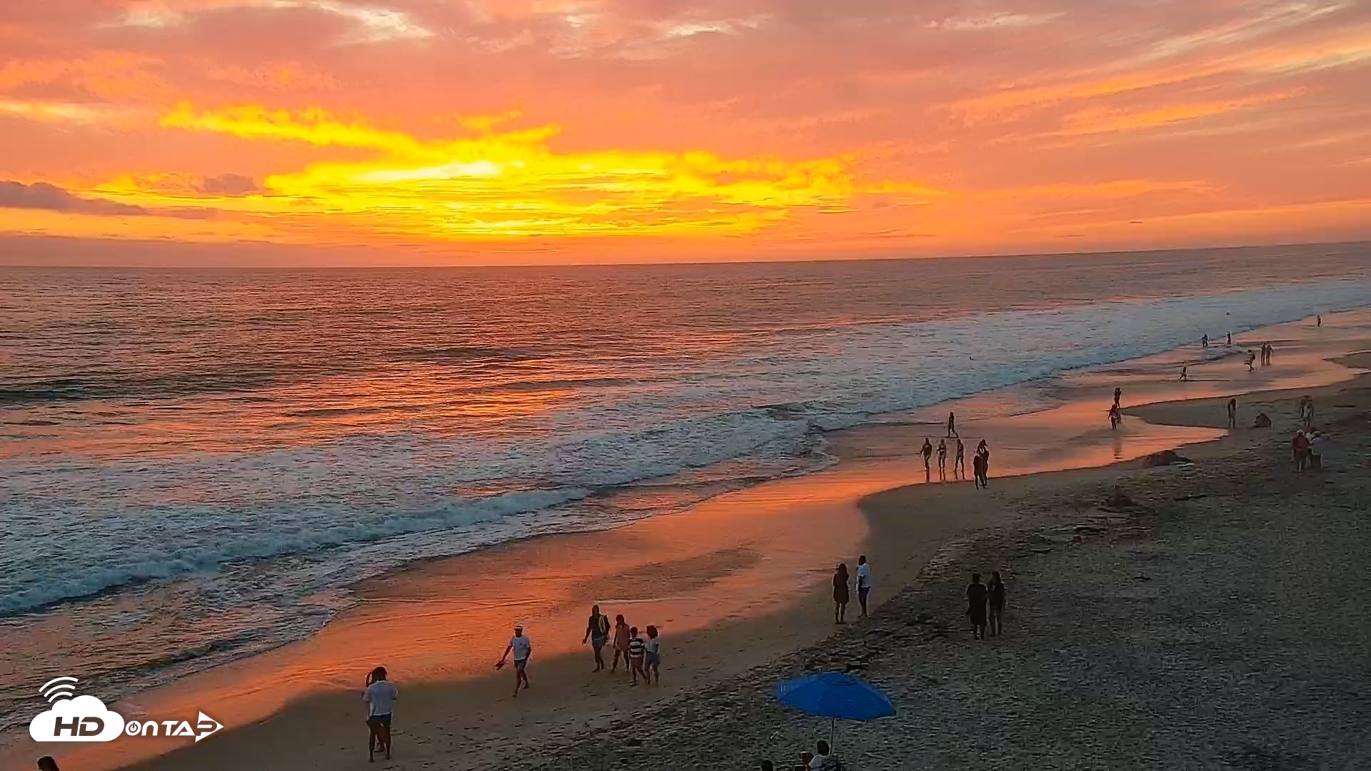 Snapshot of Carlsbad Beach Surf Live Webcam taken Sep 1, 2025, 7:22pm PDT