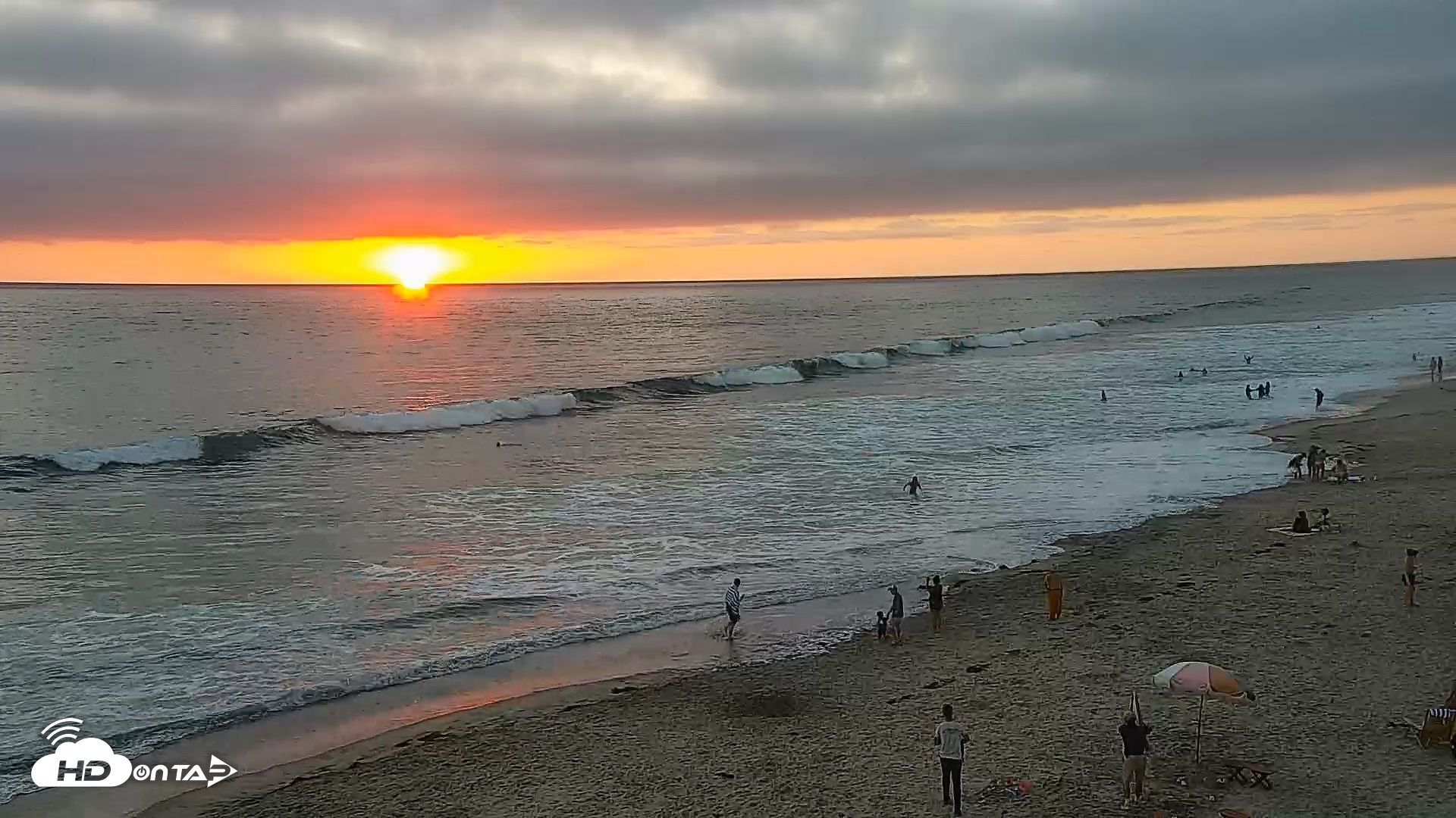 Snapshot of Carlsbad Beach Surf Live Webcam taken Sep 6, 2025, 7:06pm PDT