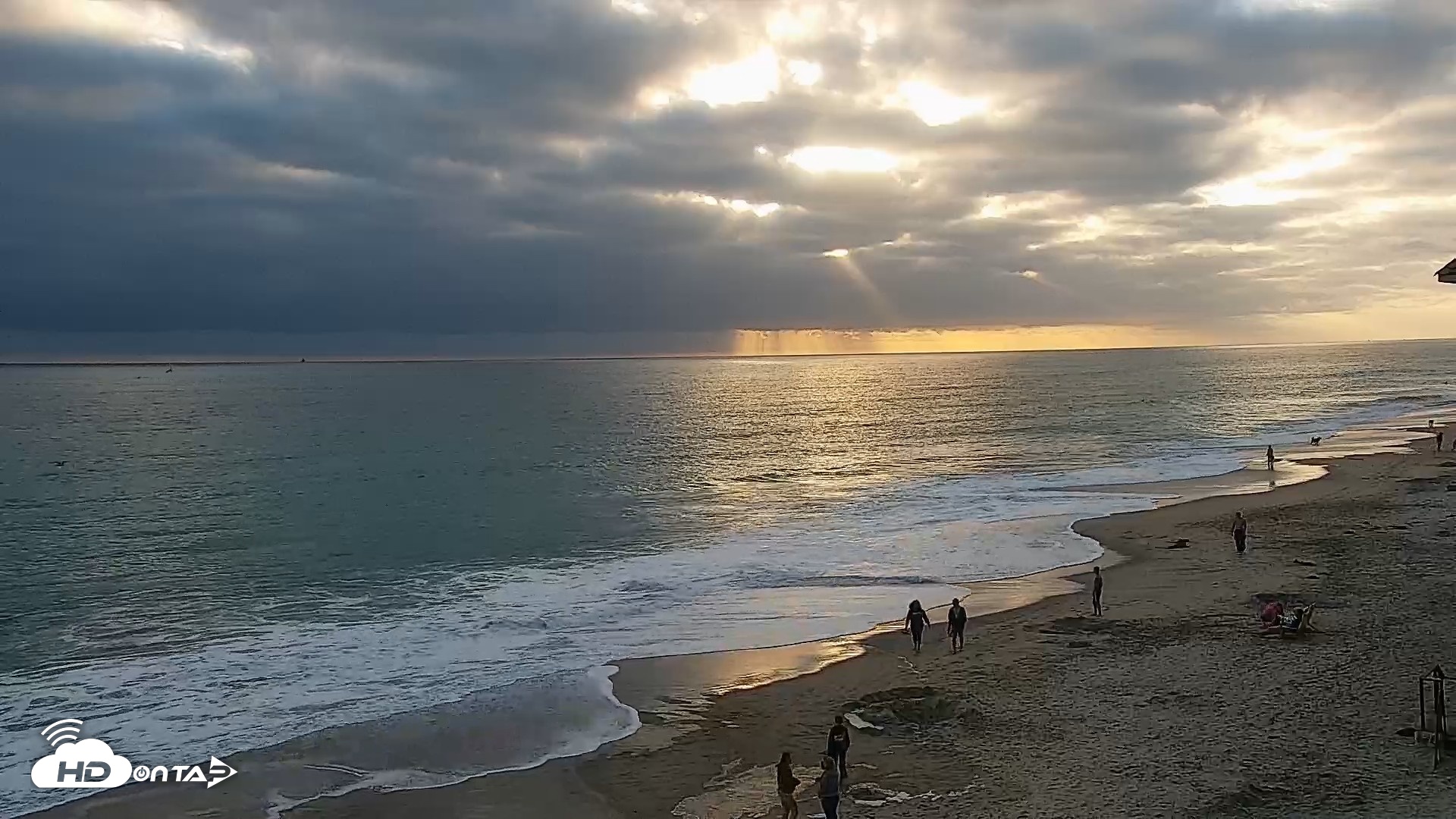 Snapshot of Carlsbad Beach Surf Live Webcam taken Jun 28, 2026, 7:25pm PDT