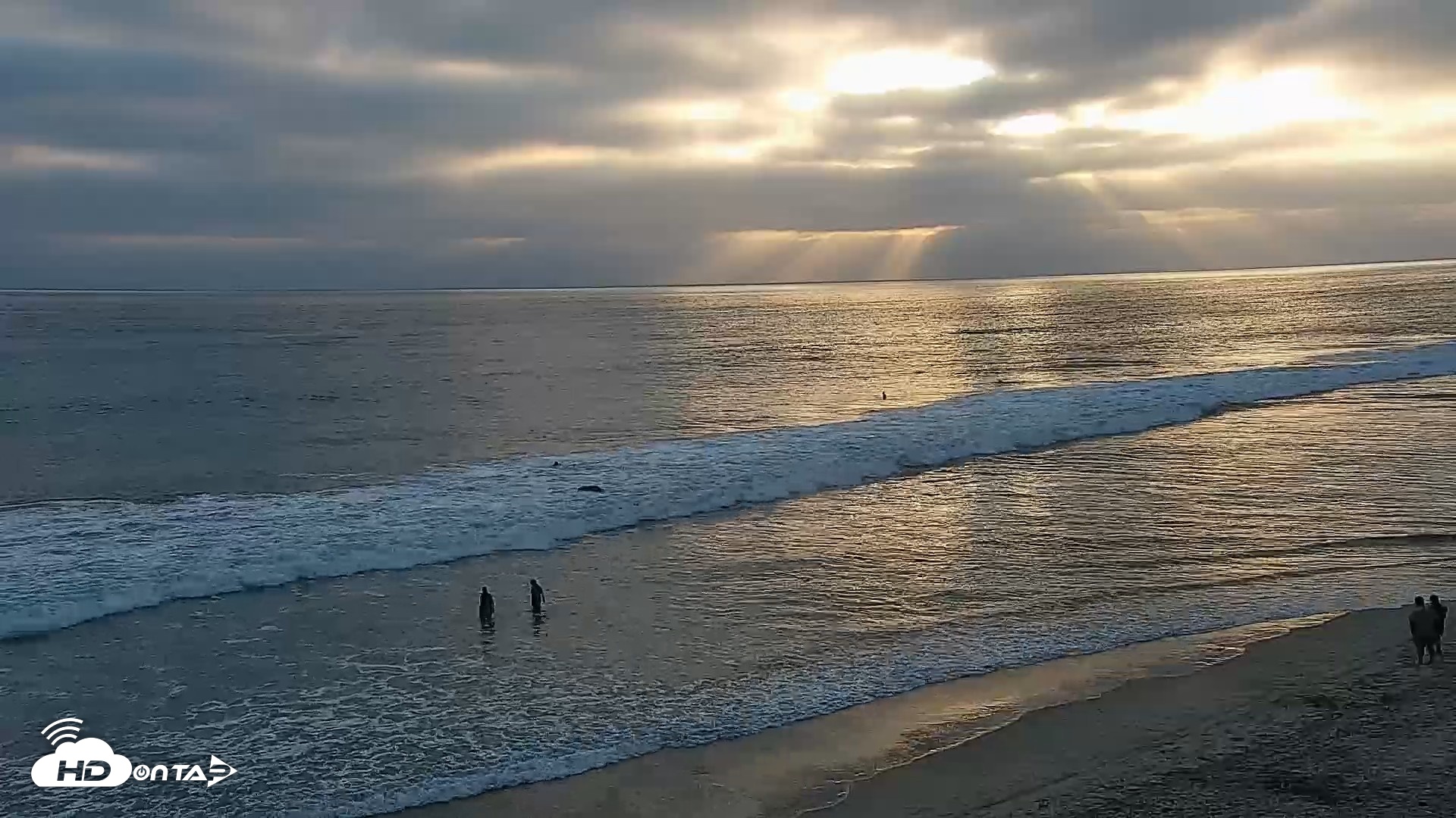 Snapshot of Carlsbad Beach Surf Live Webcam taken May 9, 2026, 7:02pm PDT