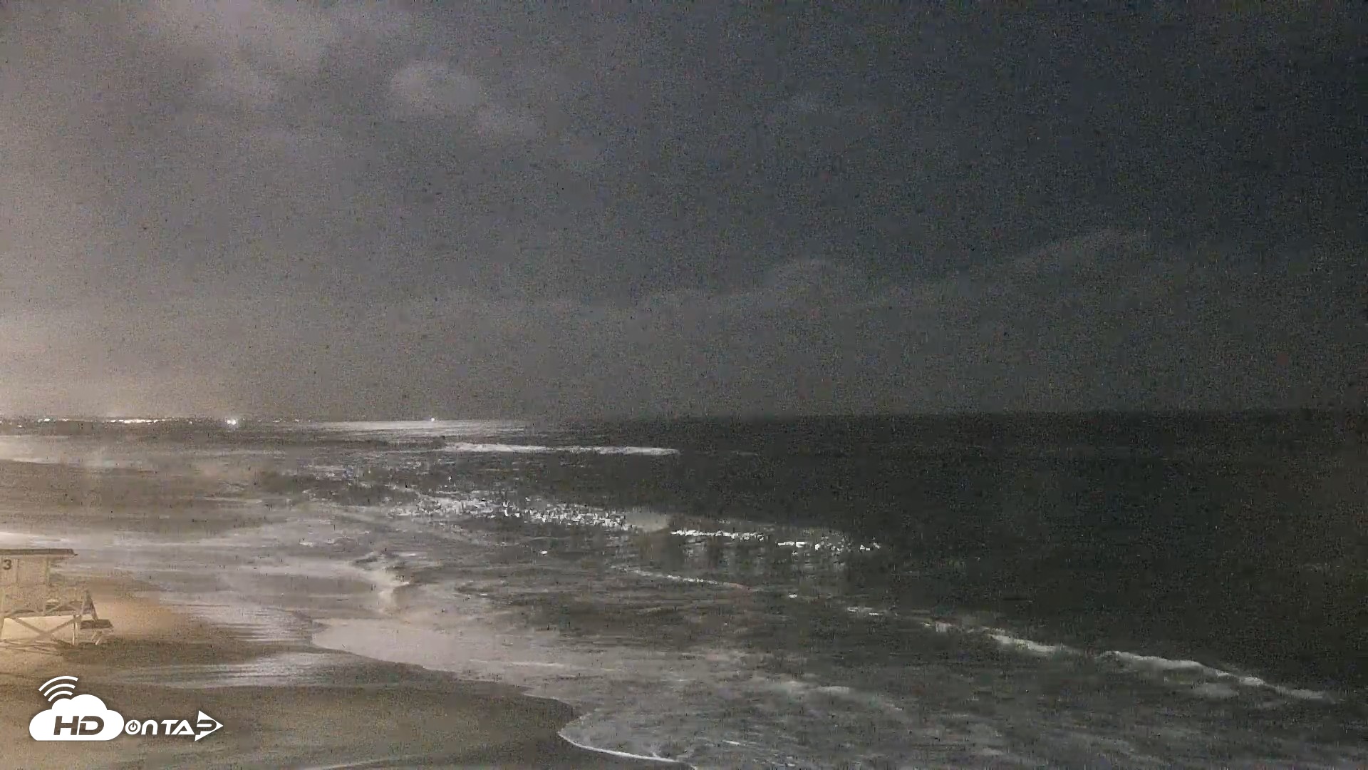 Snapshot of Carlsbad Beach Surf Live Webcam taken Jul 25, 2026, 9:00pm PDT
