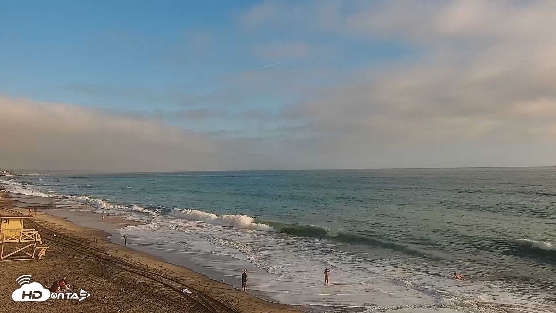 Snapshot of Carlsbad Beach Surf Live Webcam taken Aug 18, 2026, 6:13pm PDT