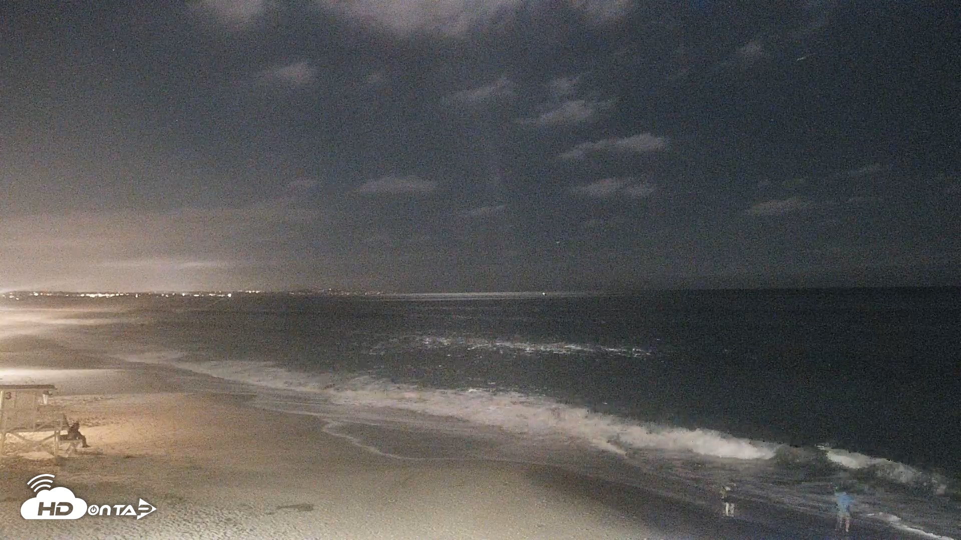 Snapshot of Carlsbad Beach Surf Live Webcam taken Jun 26, 2026, 10:07pm PDT