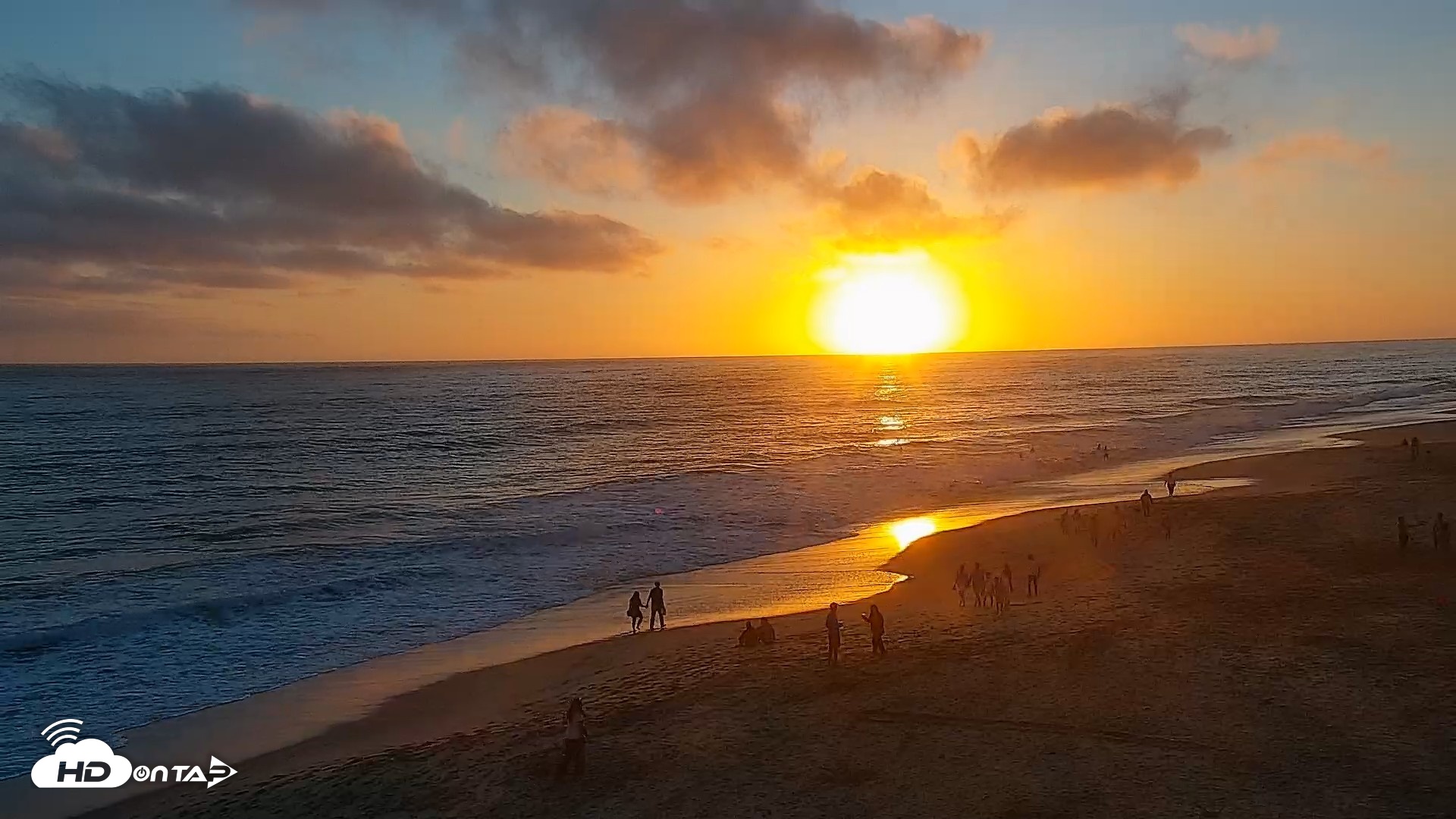 Snapshot of Carlsbad Beach Surf Live Webcam taken Jul 7, 2026, 7:56pm PDT
