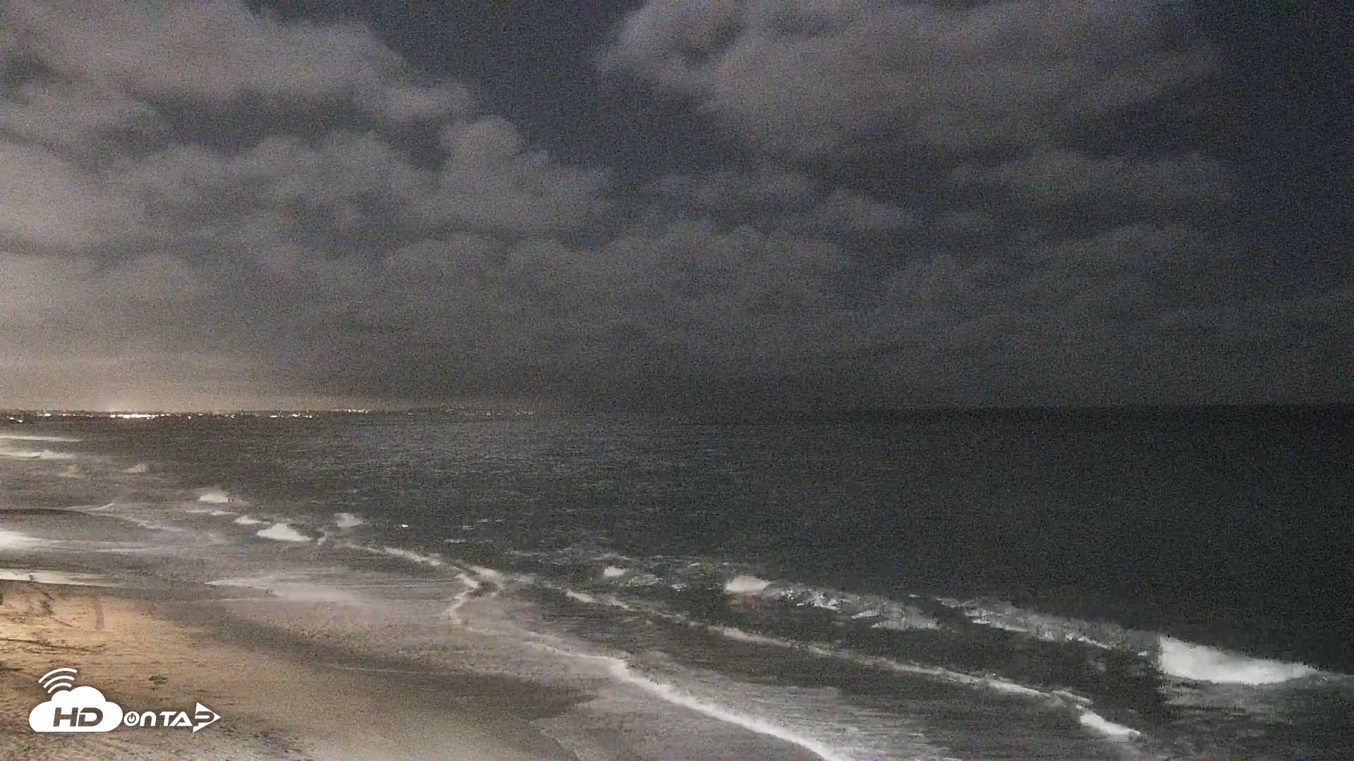 Snapshot of Carlsbad Beach Surf Live Webcam taken Sep 22, 2026, 9:29pm PDT