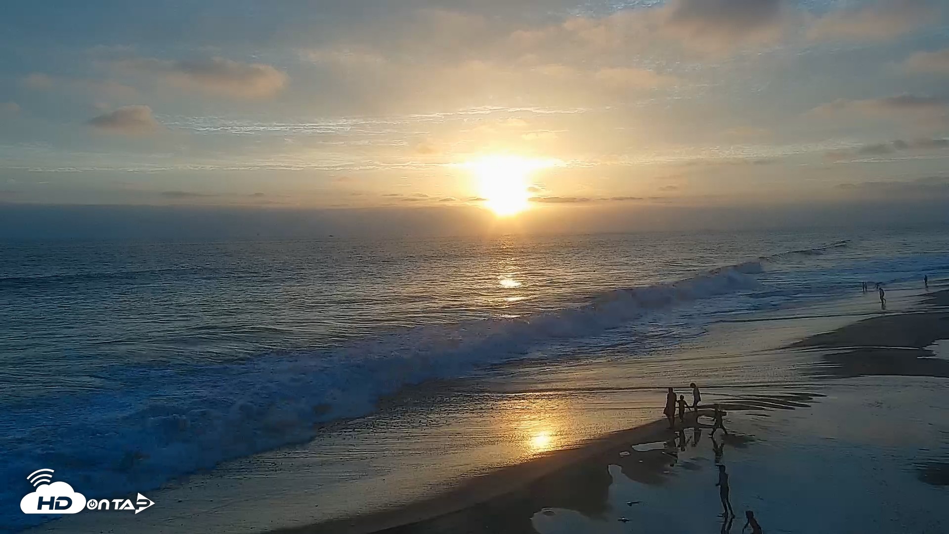 Snapshot of Carlsbad Beach Surf Live Webcam taken Jul 25, 2026, 7:42pm PDT