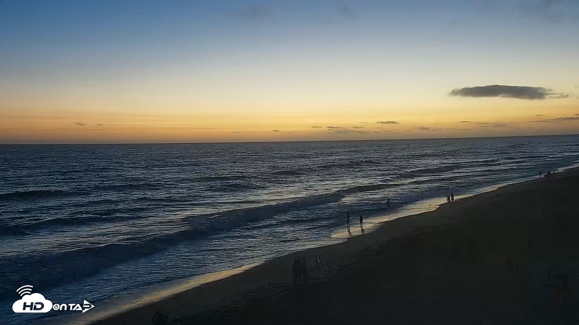 Snapshot of Carlsbad Beach Surf Live Webcam taken Jul 22, 2026, 8:22pm PDT