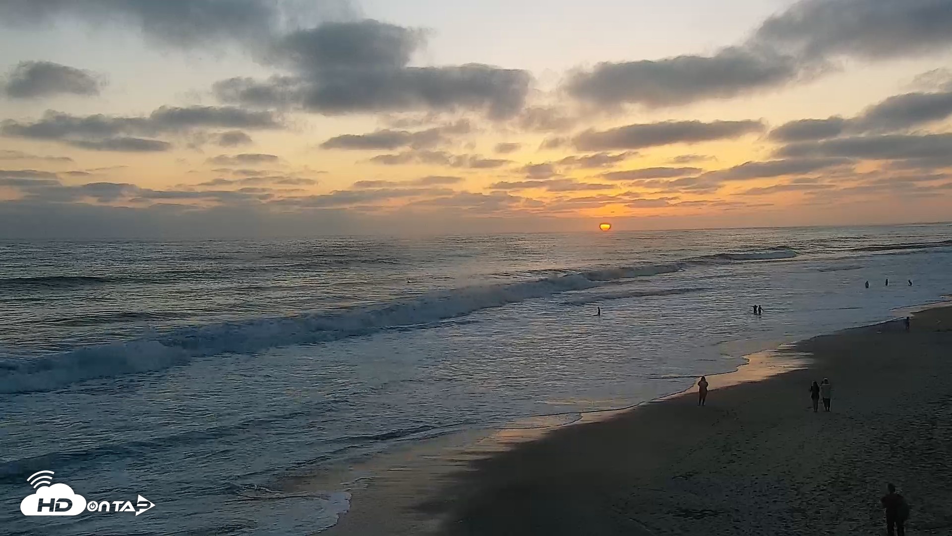 Snapshot of Carlsbad Beach Surf Live Webcam taken Jun 9, 2026, 7:58pm PDT
