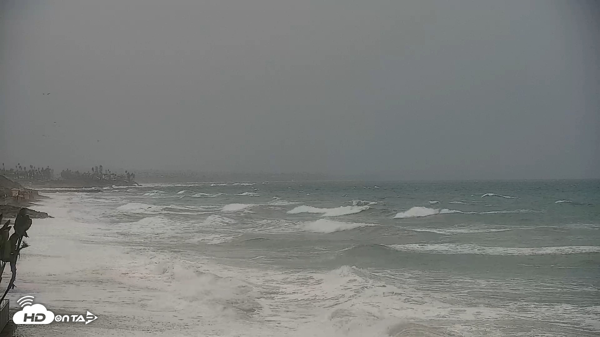 Snapshot of Carlsbad Beach Surf Live Webcam taken Oct 11, 2026, 9:43am PDT