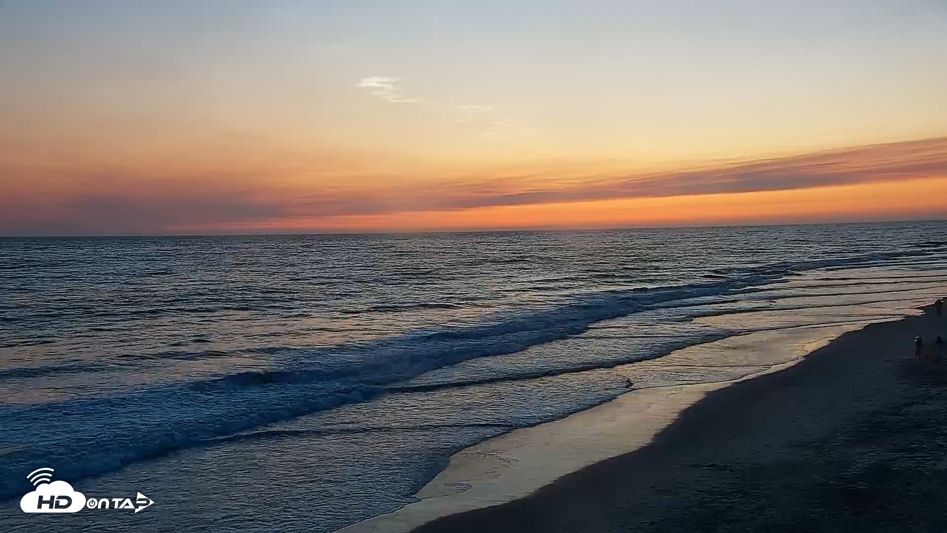 Snapshot of Carlsbad Beach Surf Live Webcam taken May 19, 2026, 8:06pm PDT