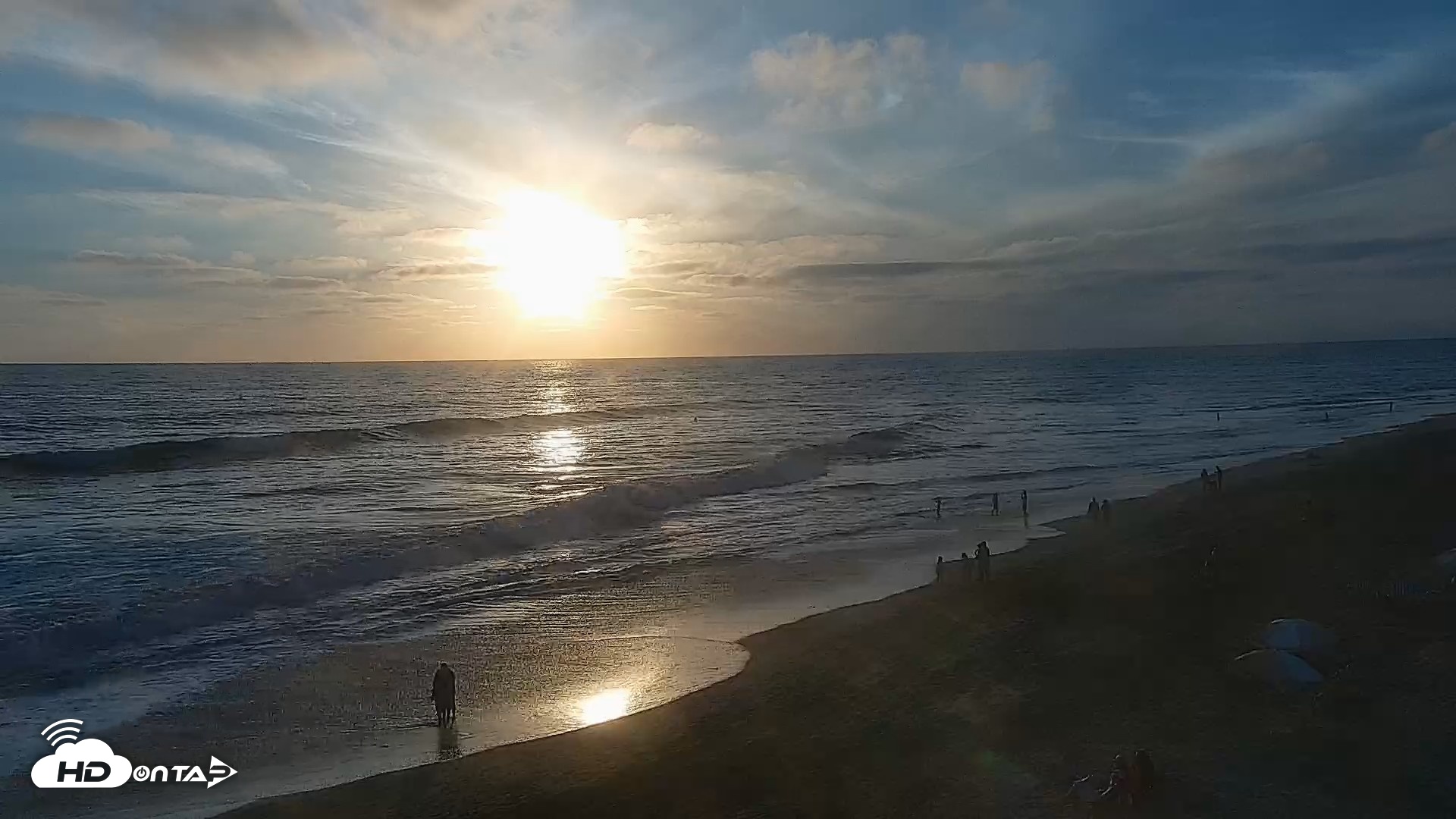 Snapshot of Carlsbad Beach Surf Live Webcam taken Aug 16, 2026, 7:13pm PDT