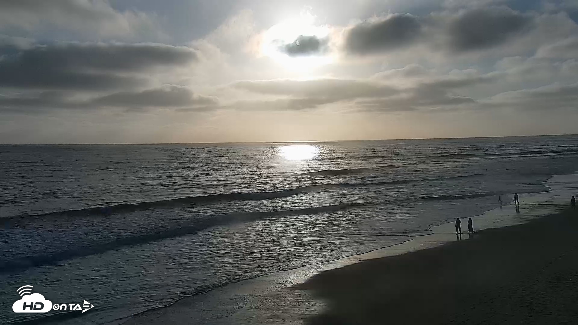 Snapshot of Carlsbad Beach Surf Live Webcam taken Jun 9, 2026, 7:06pm PDT