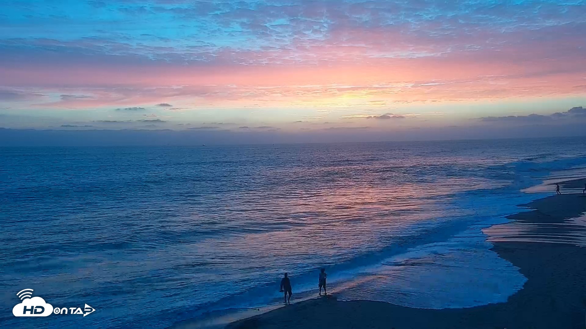 Snapshot of Carlsbad Beach Surf Live Webcam taken Jul 25, 2026, 8:07pm PDT