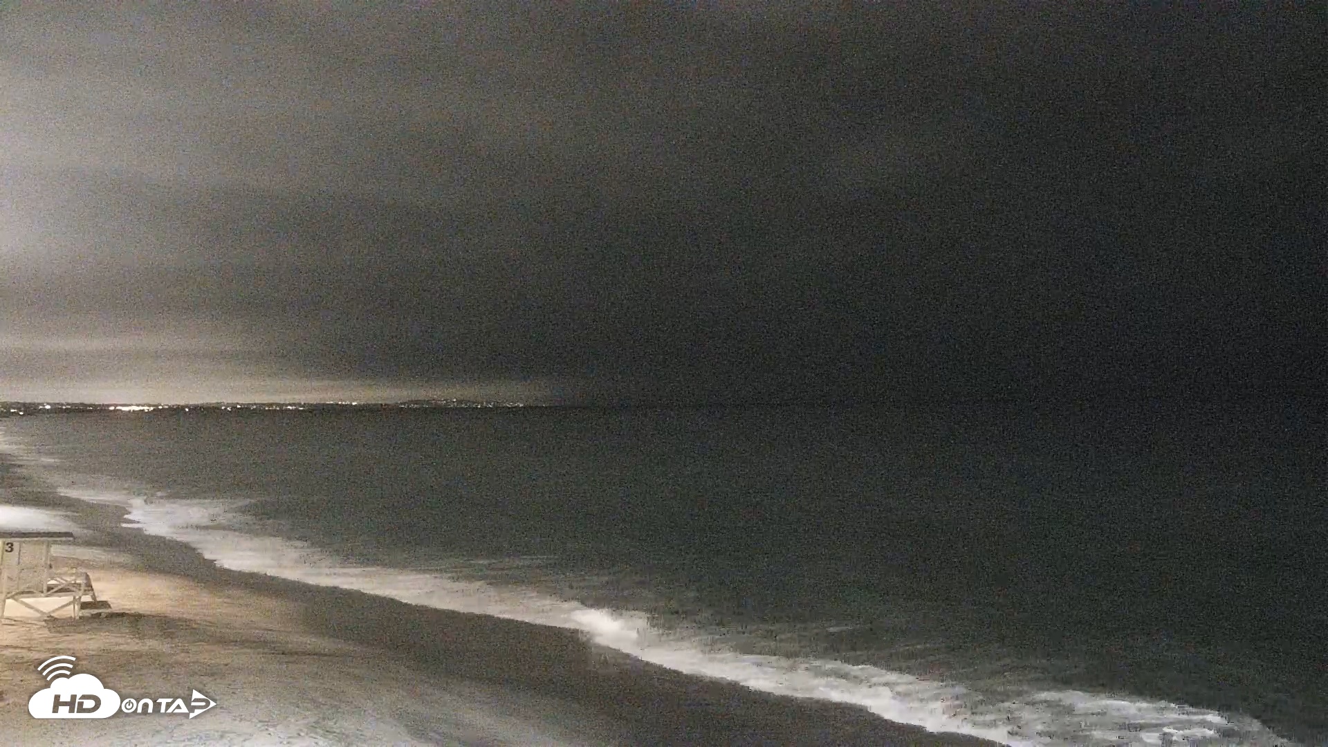 Snapshot of Carlsbad Beach Surf Live Webcam taken Aug 12, 2026, 11:35pm PDT