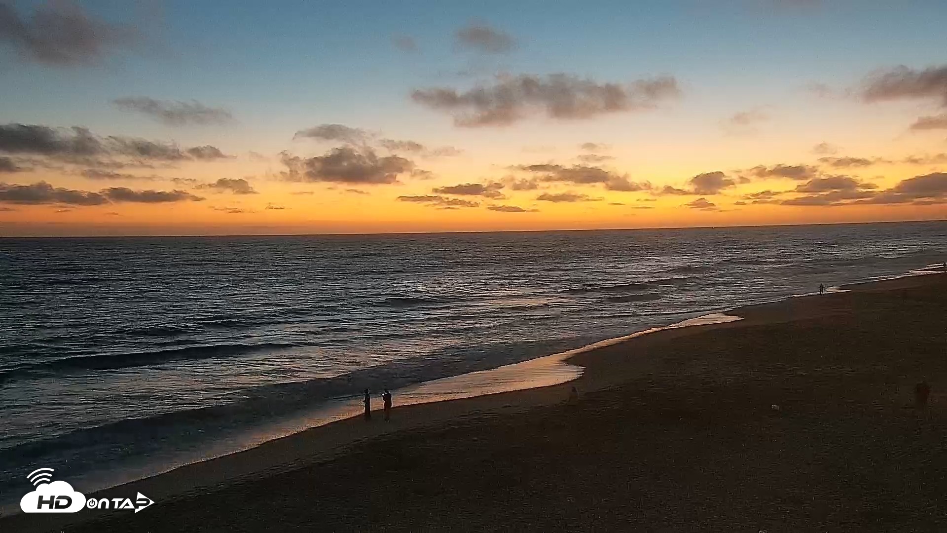 Snapshot of Carlsbad Beach Surf Live Webcam taken Jul 6, 2026, 8:37pm PDT