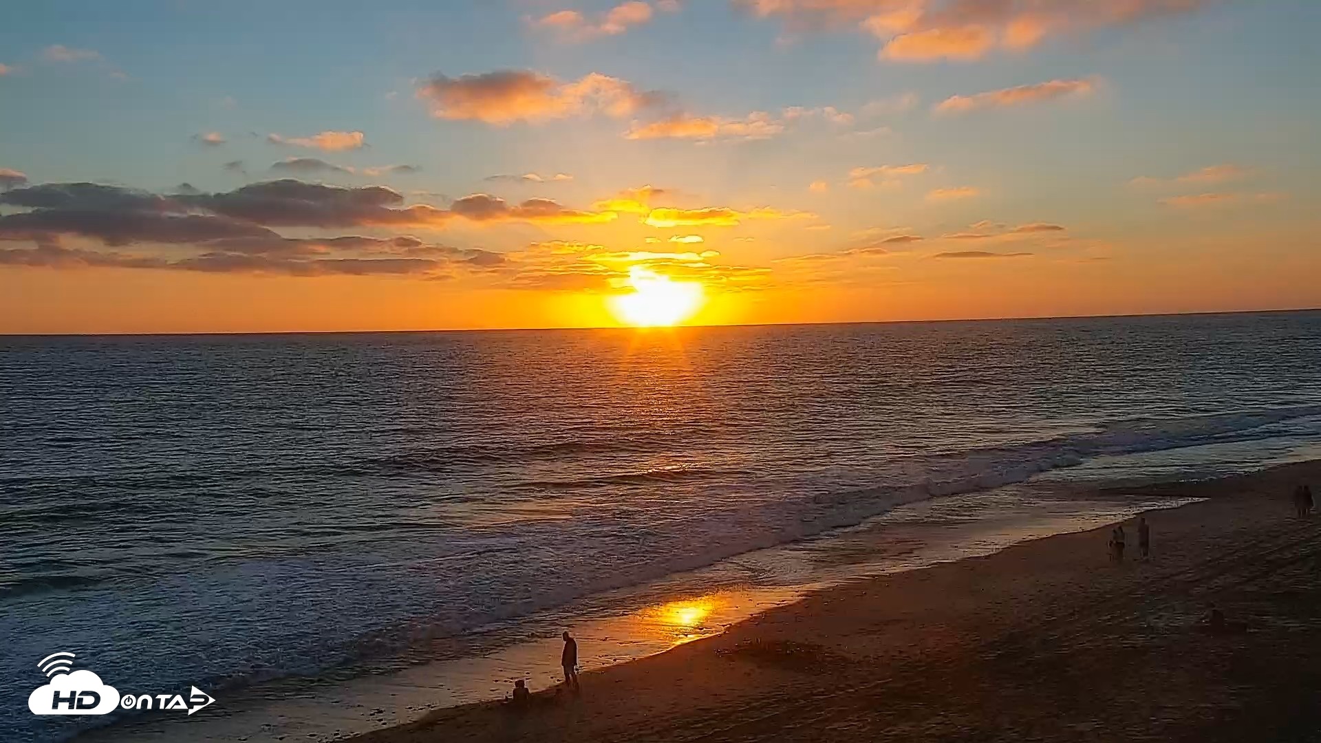 Snapshot of Carlsbad Beach Surf Live Webcam taken Sep 1, 2026, 7:09pm PDT