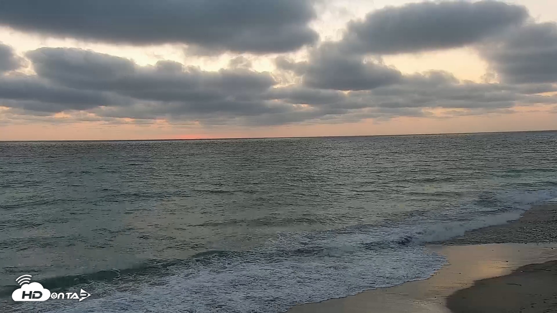 Snapshot of Carlsbad Beach Surf Live Webcam taken Sep 22, 2026, 6:47pm PDT