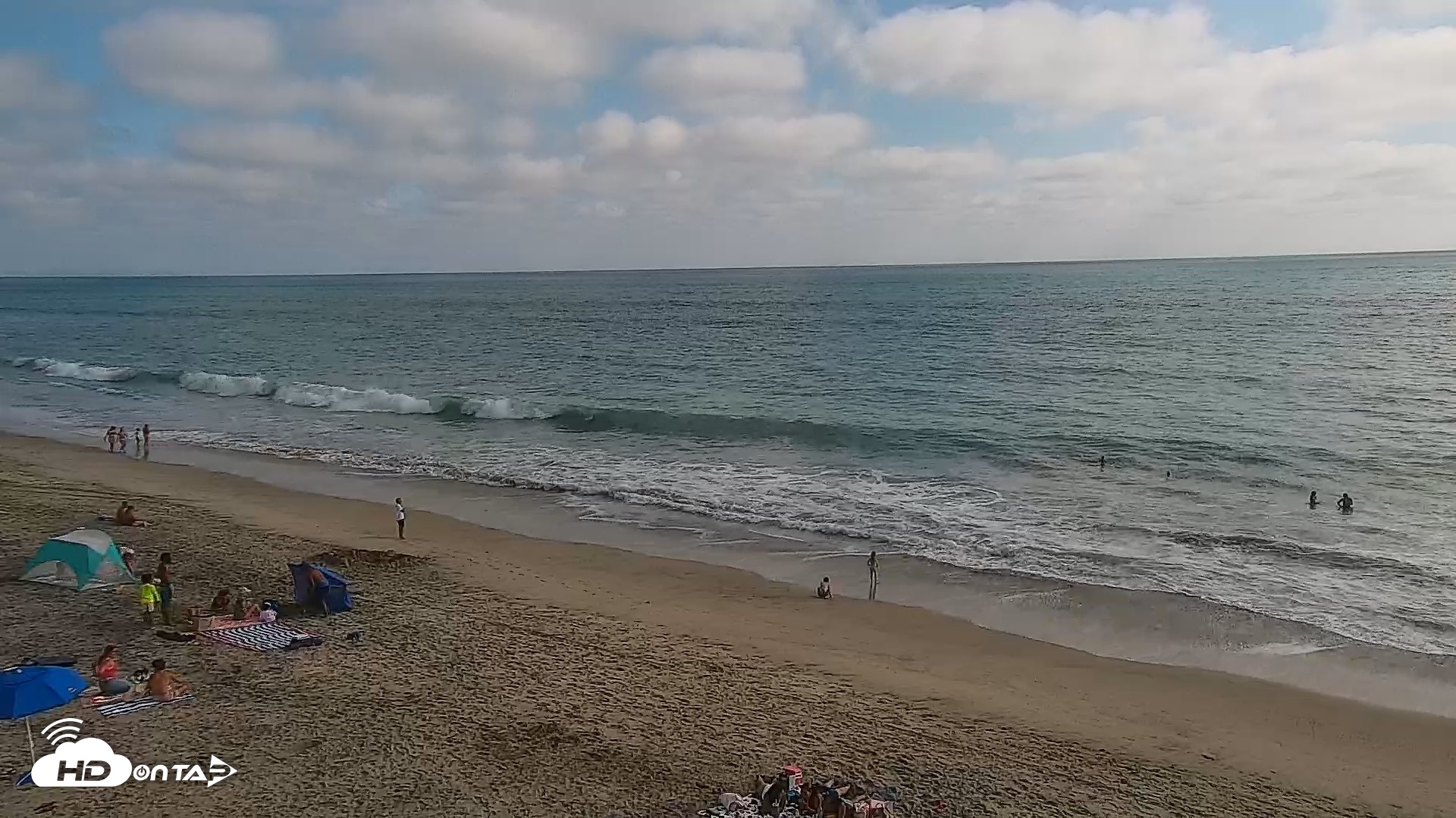 Snapshot of Carlsbad Beach Surf Live Webcam taken Aug 12, 2026, 4:50pm PDT