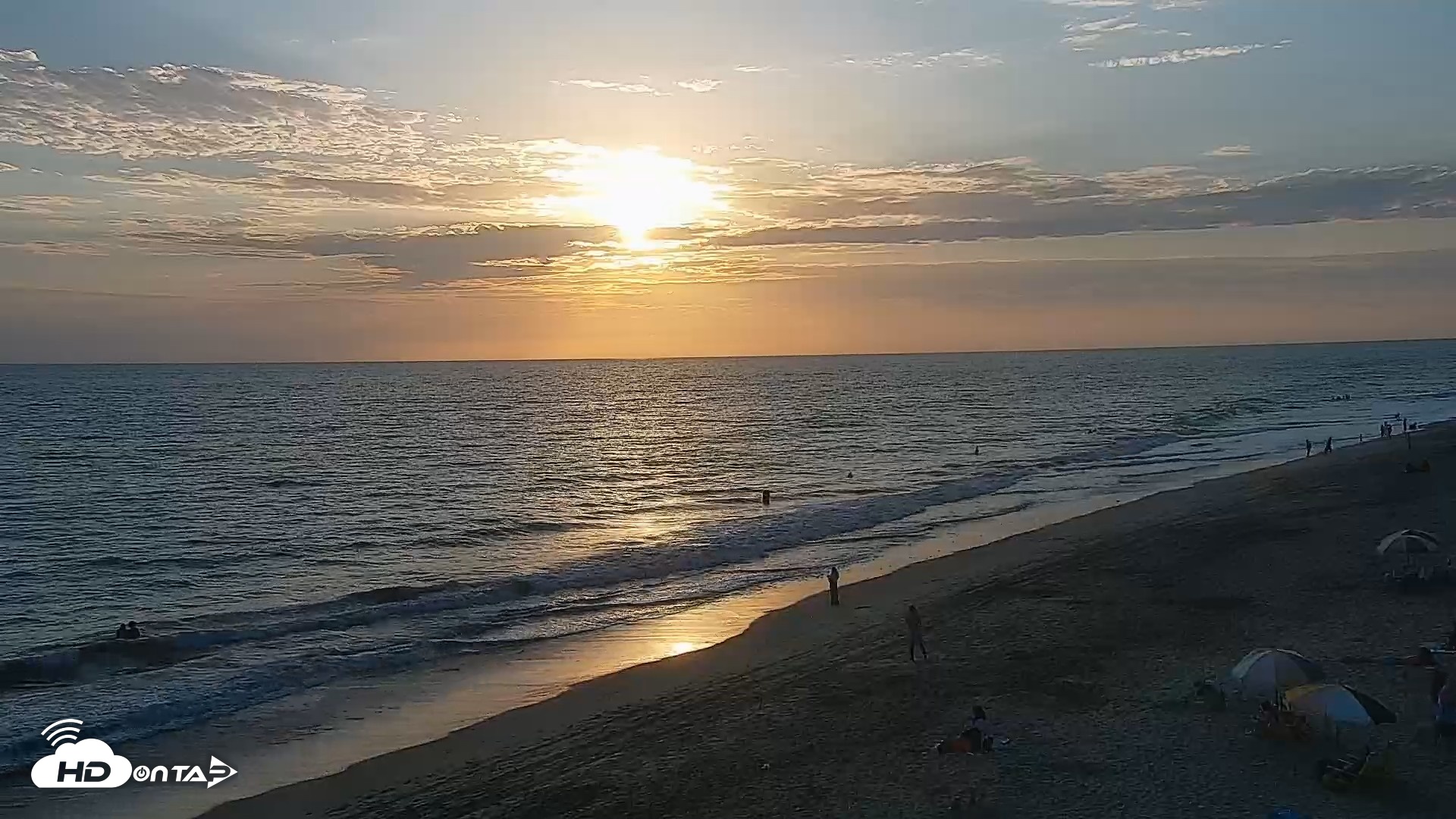 Snapshot of Carlsbad Beach Surf Live Webcam taken Aug 5, 2026, 7:18pm PDT